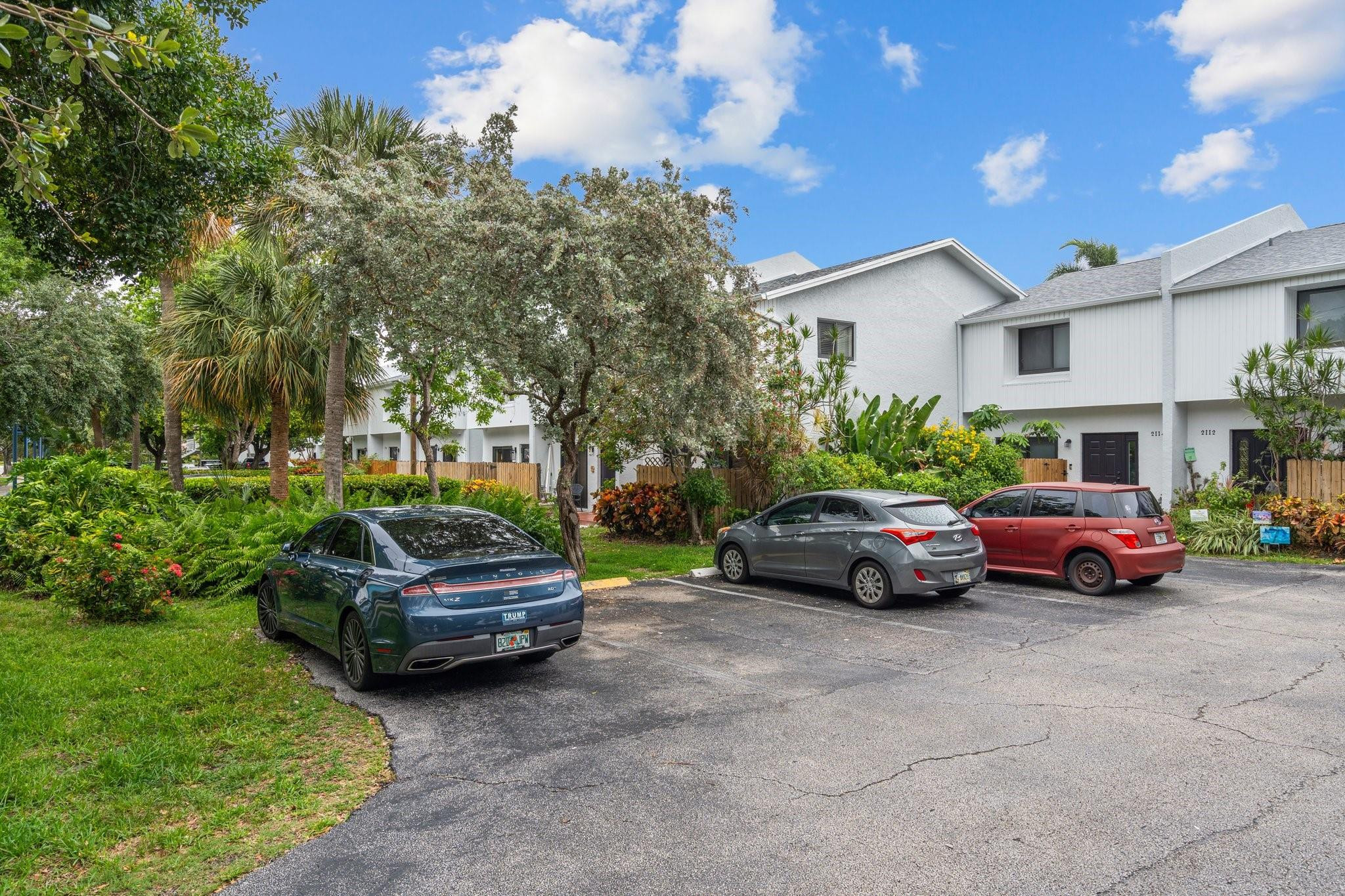 TOWNHOMES OF LIGHTHOUSE POINT - Residential