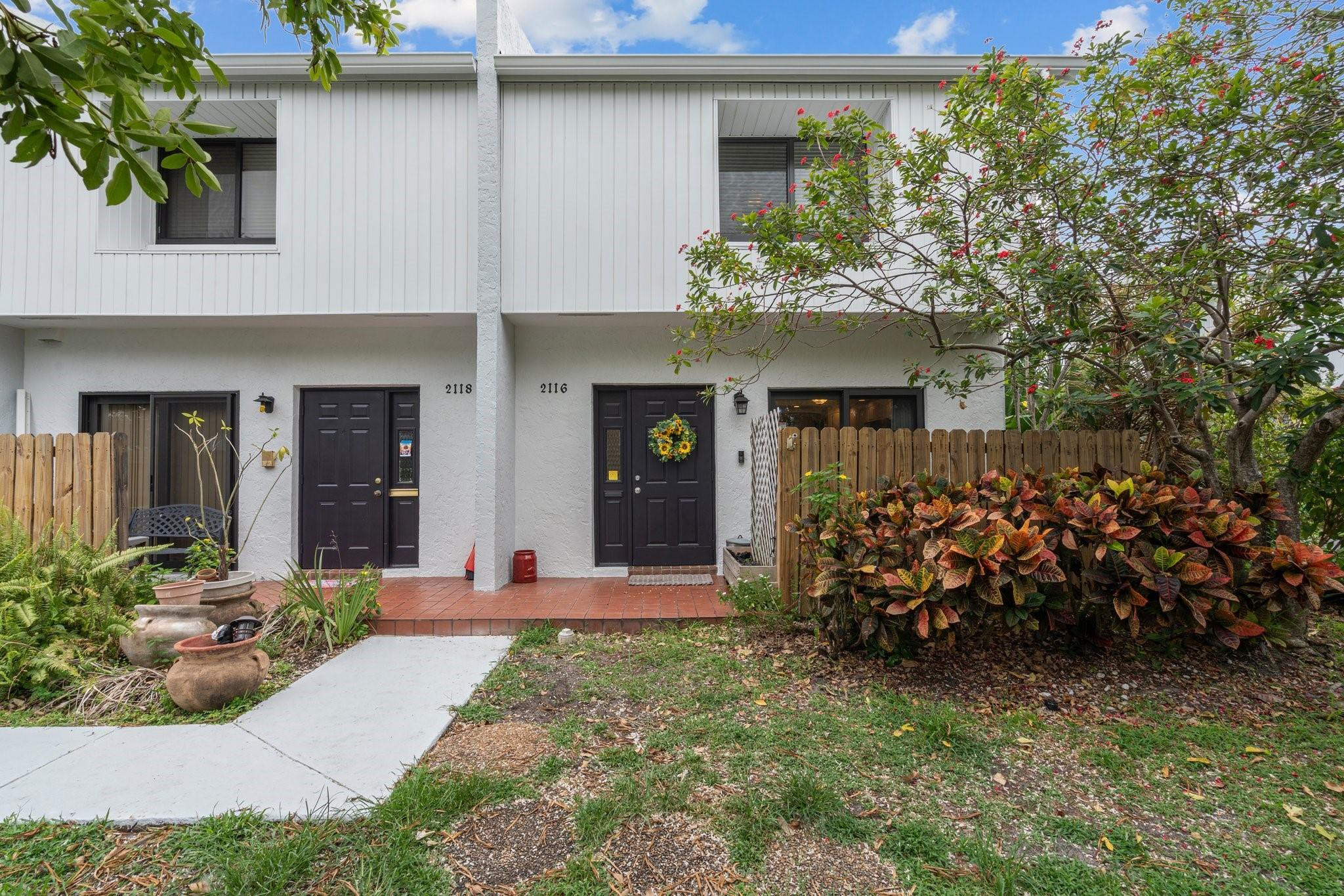 TOWNHOMES OF LIGHTHOUSE POINT - Residential