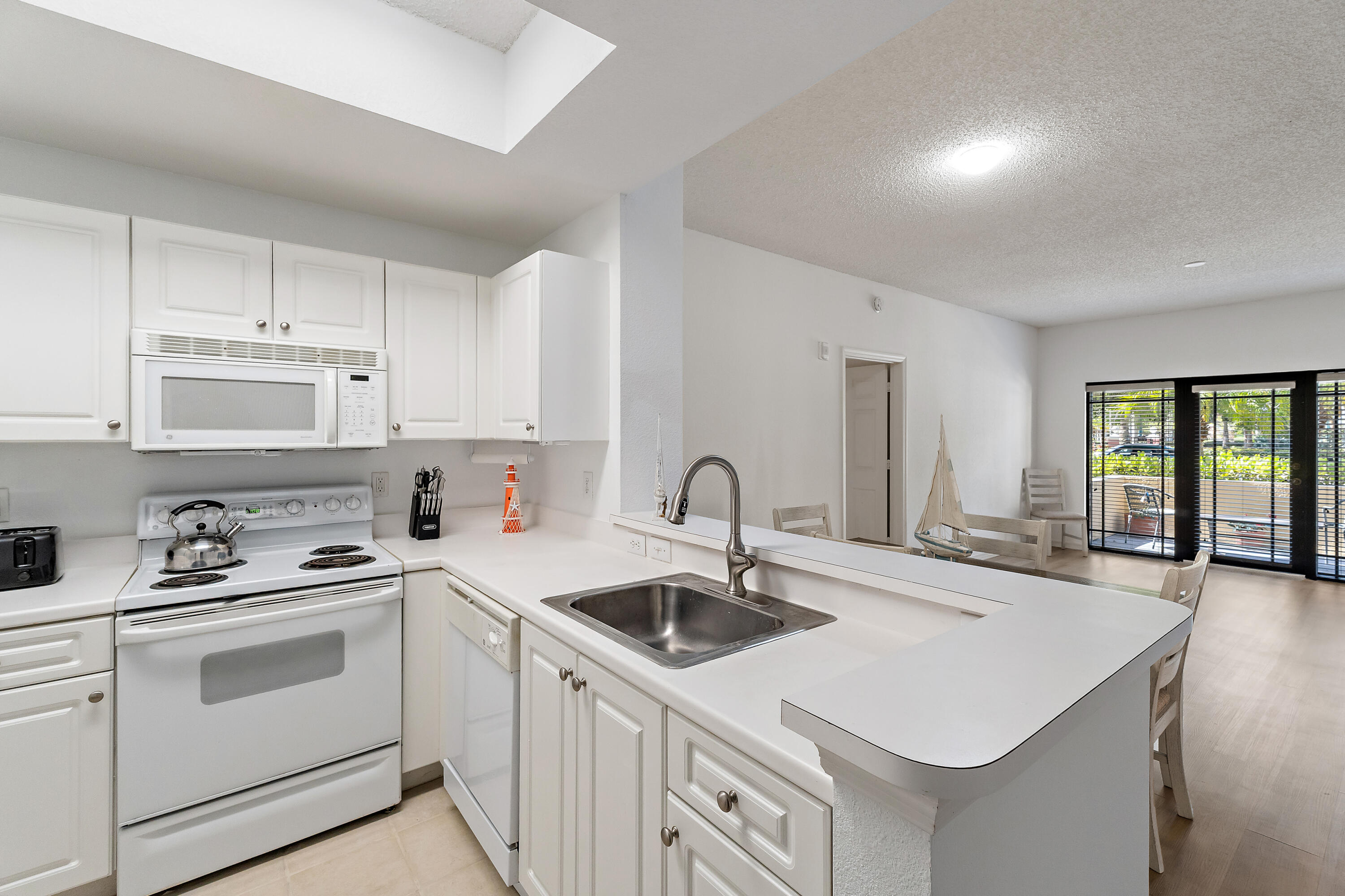 SAN MATERA THE GARDENS CONDO - Residential