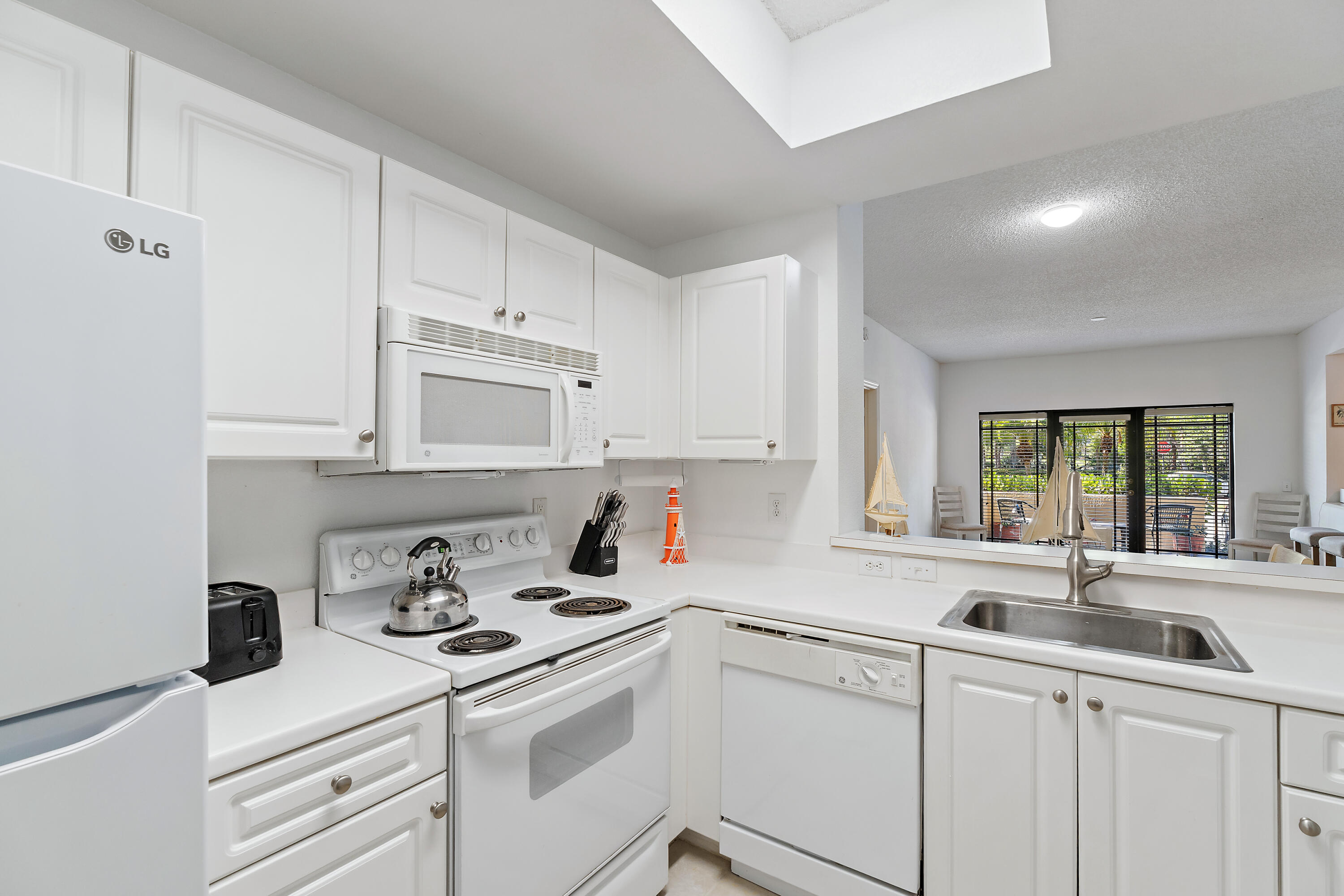 SAN MATERA THE GARDENS CONDO - Residential