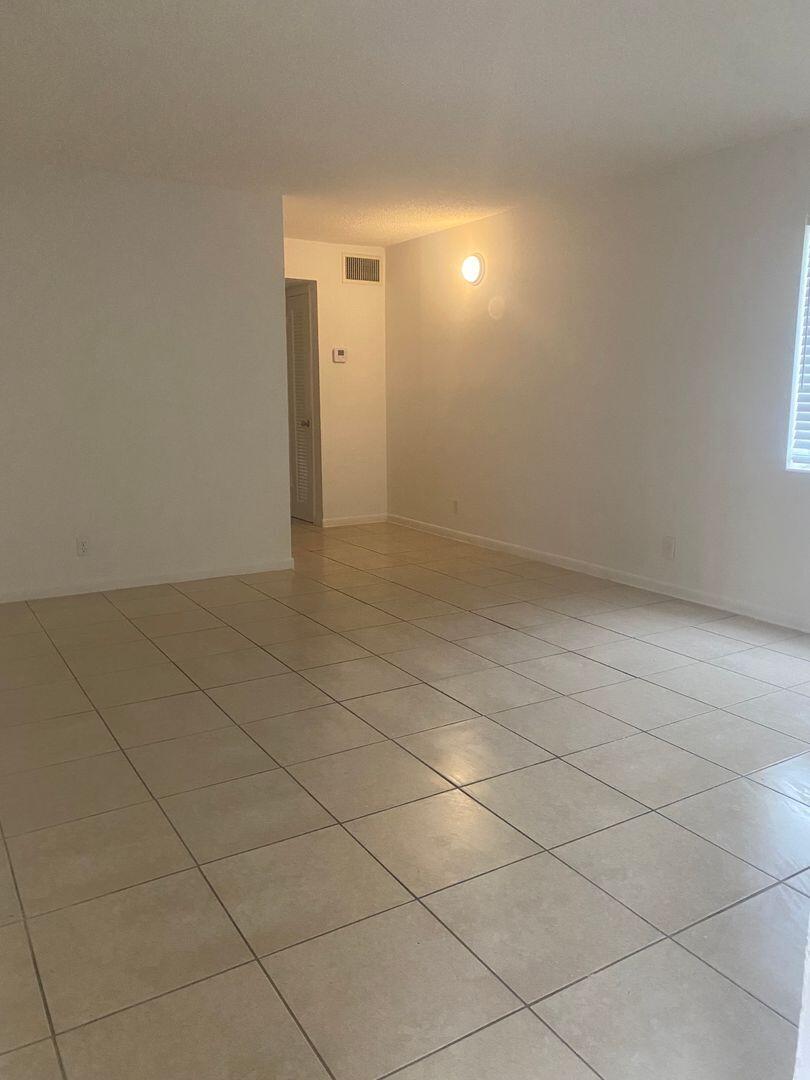 PALM BEACH LAKES SOUTH - Residential Lease