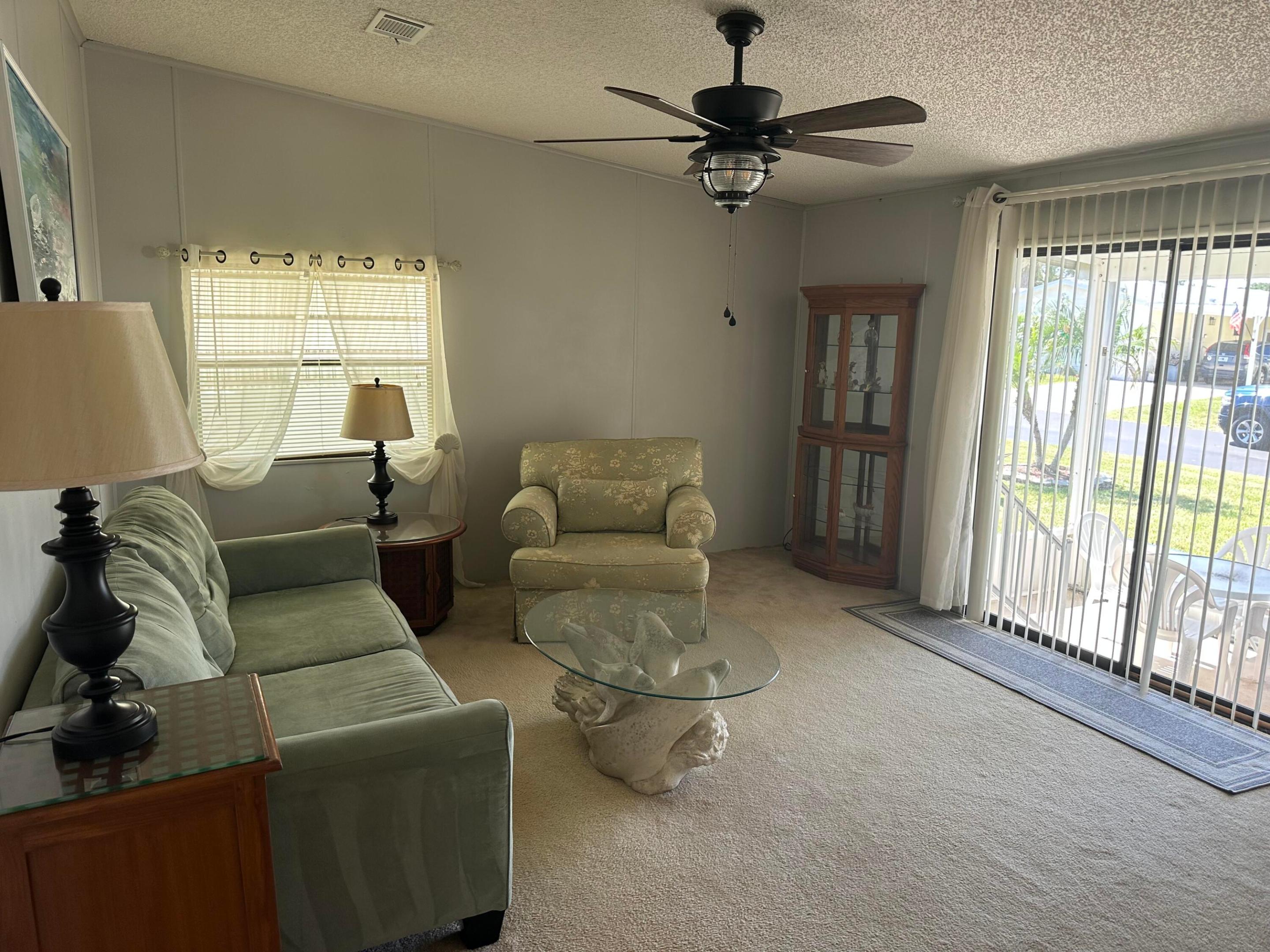 TROPICAL ISLES - Residential