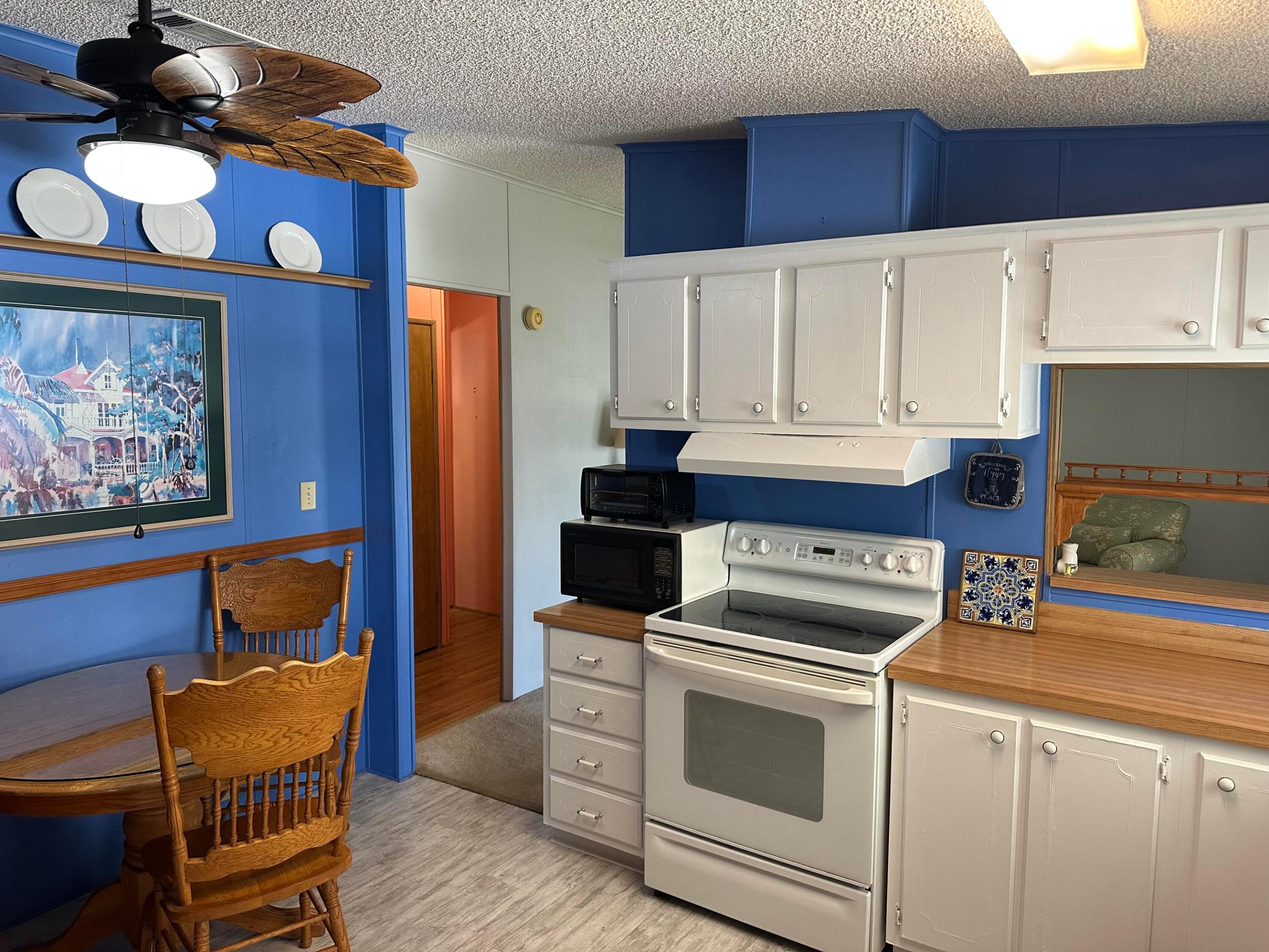 TROPICAL ISLES - Residential