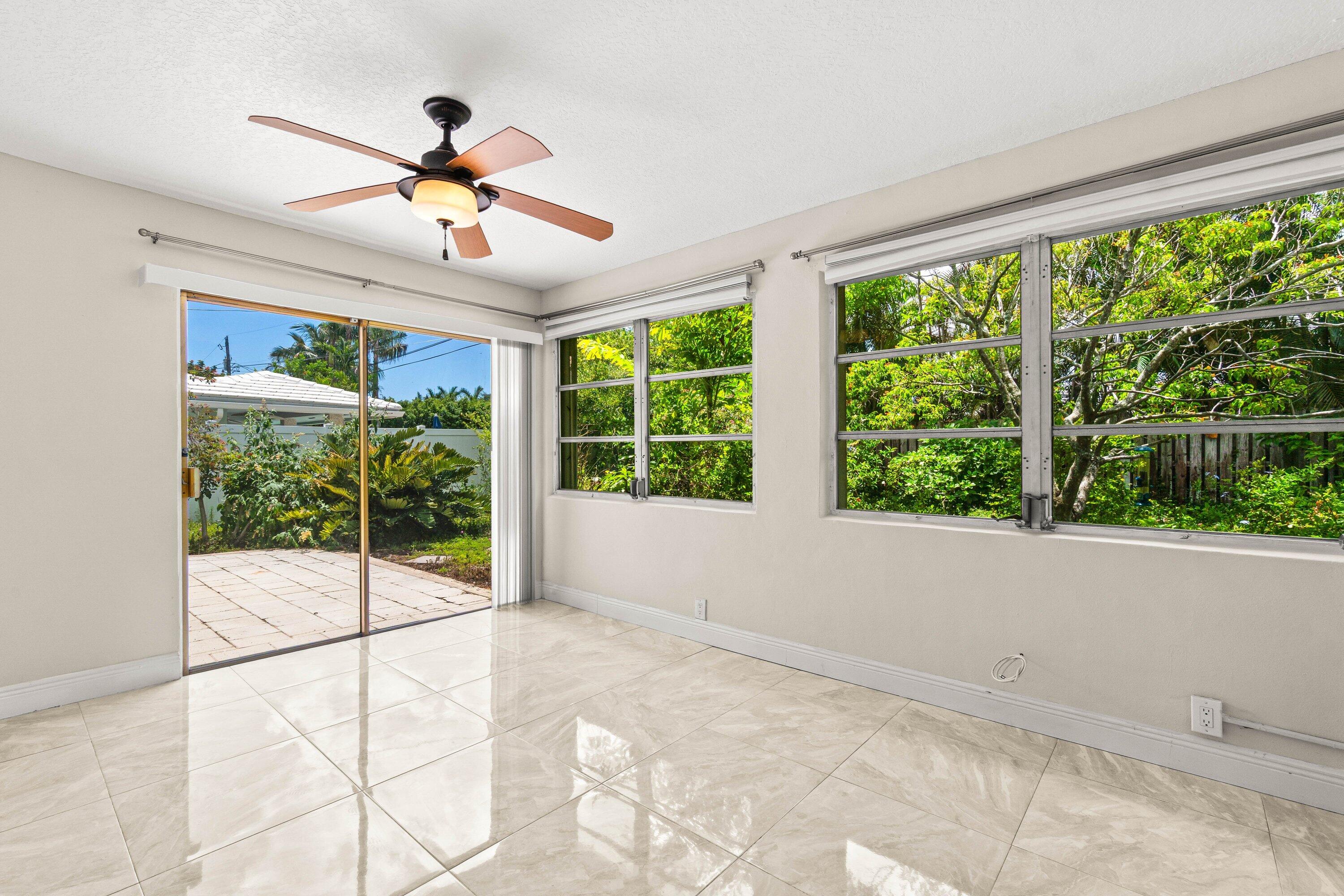 BOCA RATON SQUARE - Residential Lease