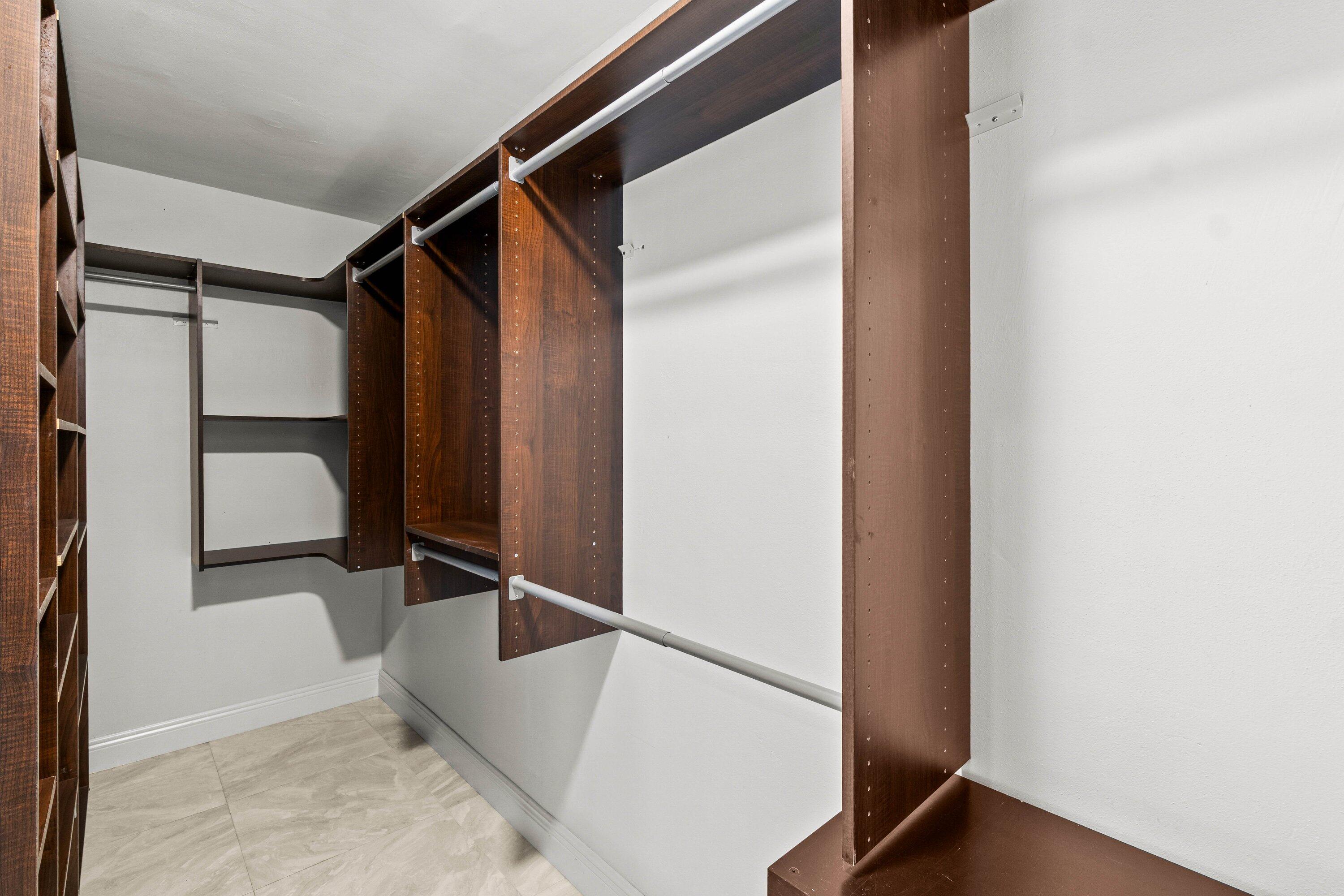 BOCA RATON SQUARE - Residential Lease