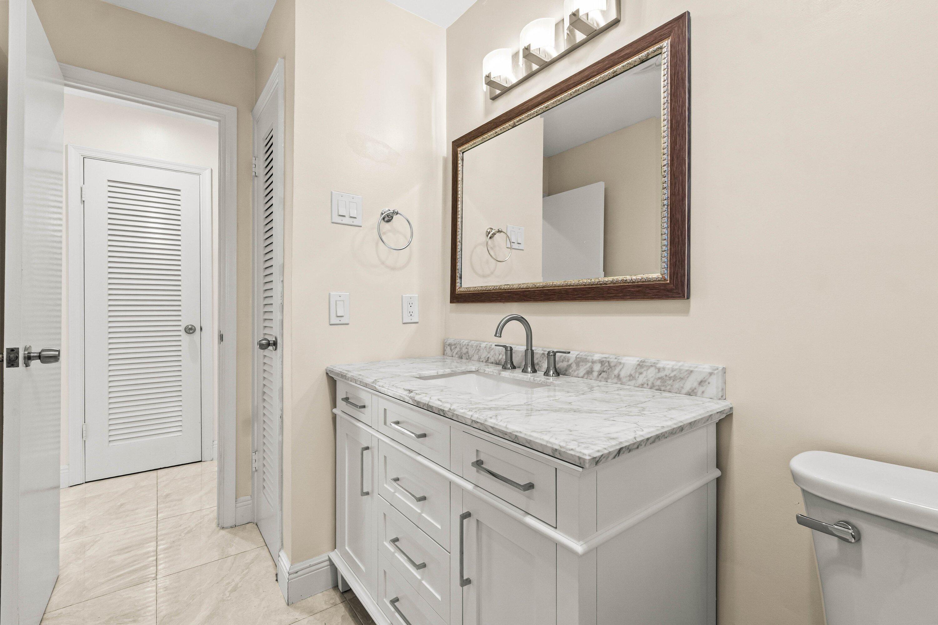 BOCA RATON SQUARE - Residential Lease
