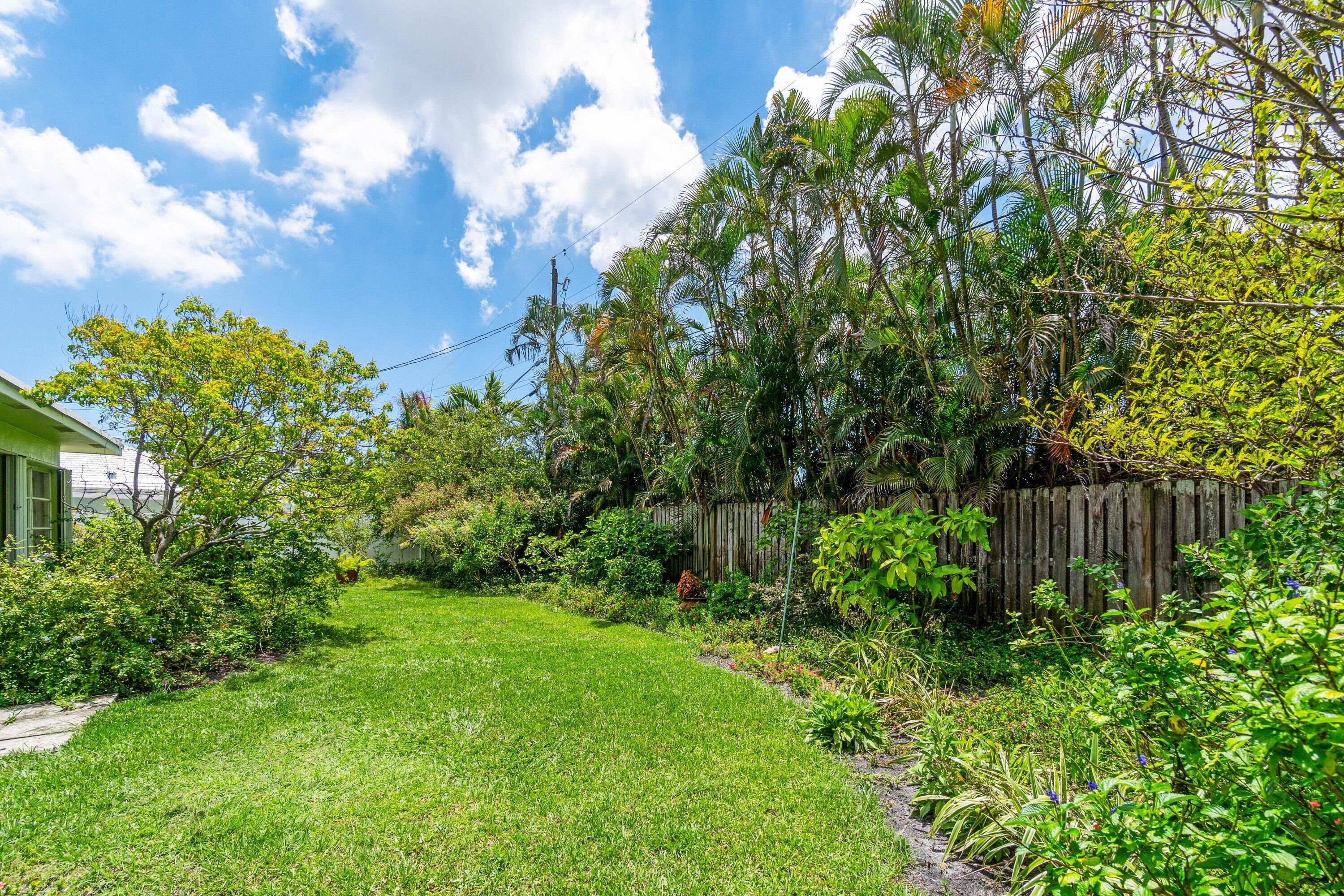 BOCA RATON SQUARE - Residential Lease