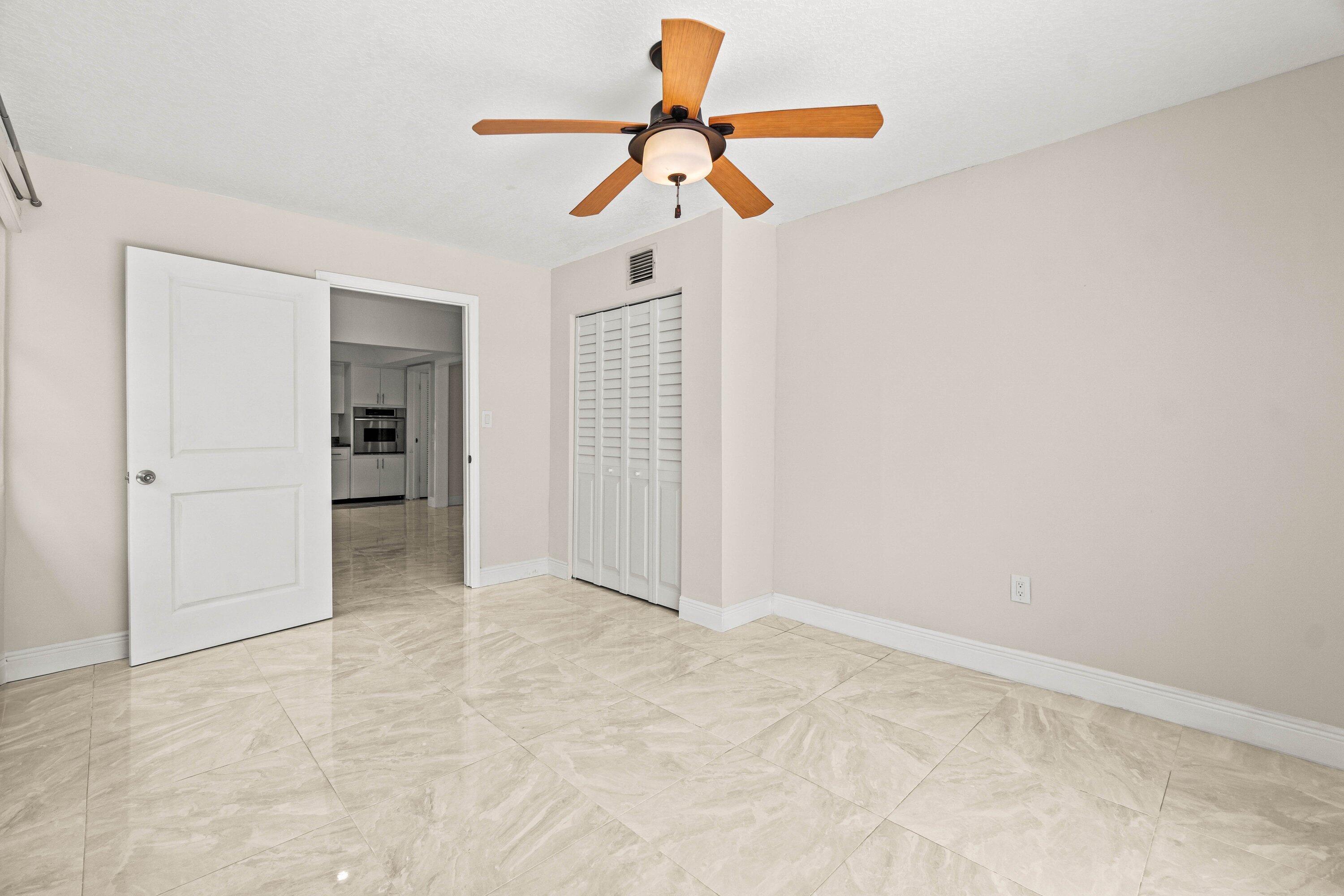 BOCA RATON SQUARE - Residential Lease
