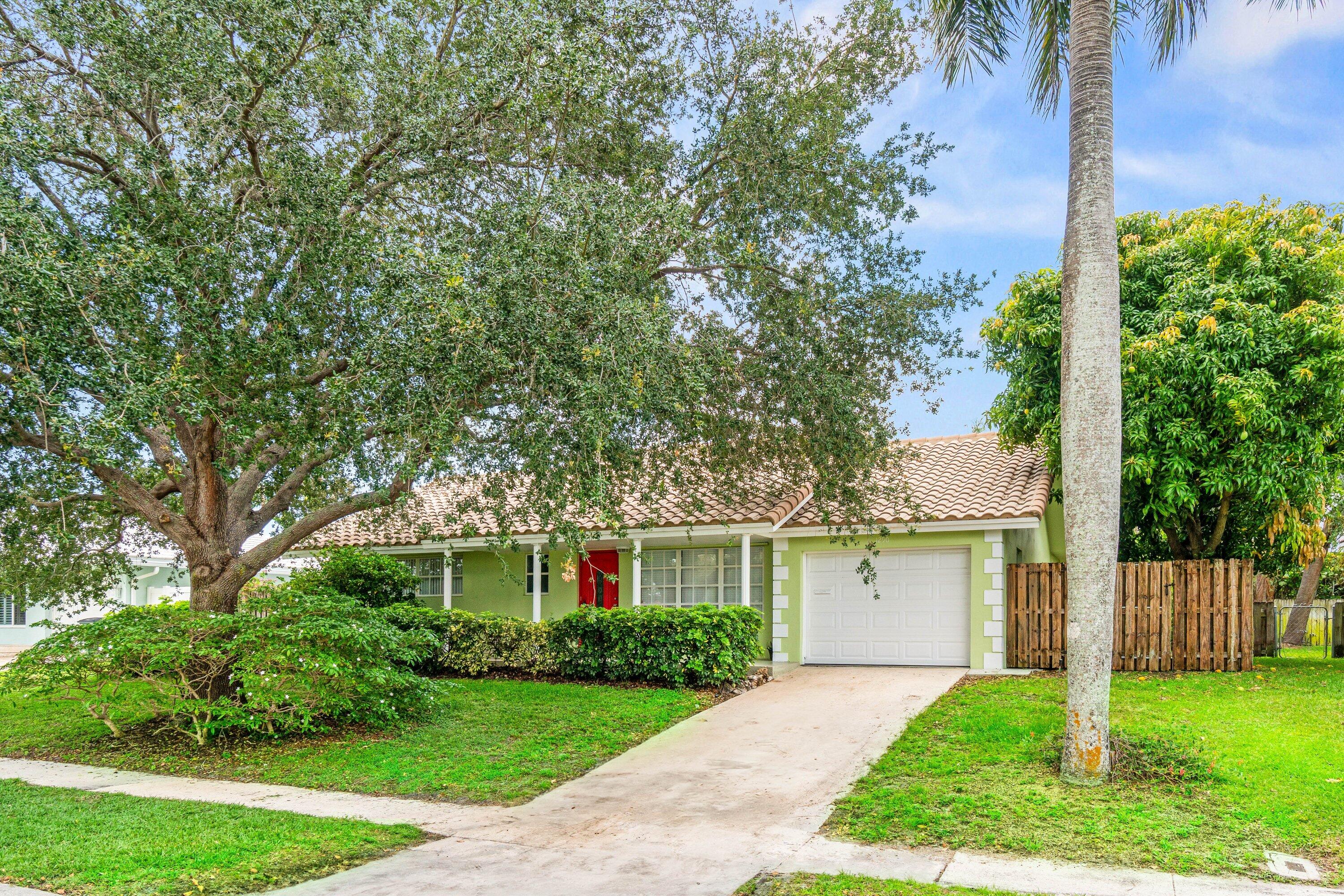 BOCA RATON SQUARE - Residential Lease