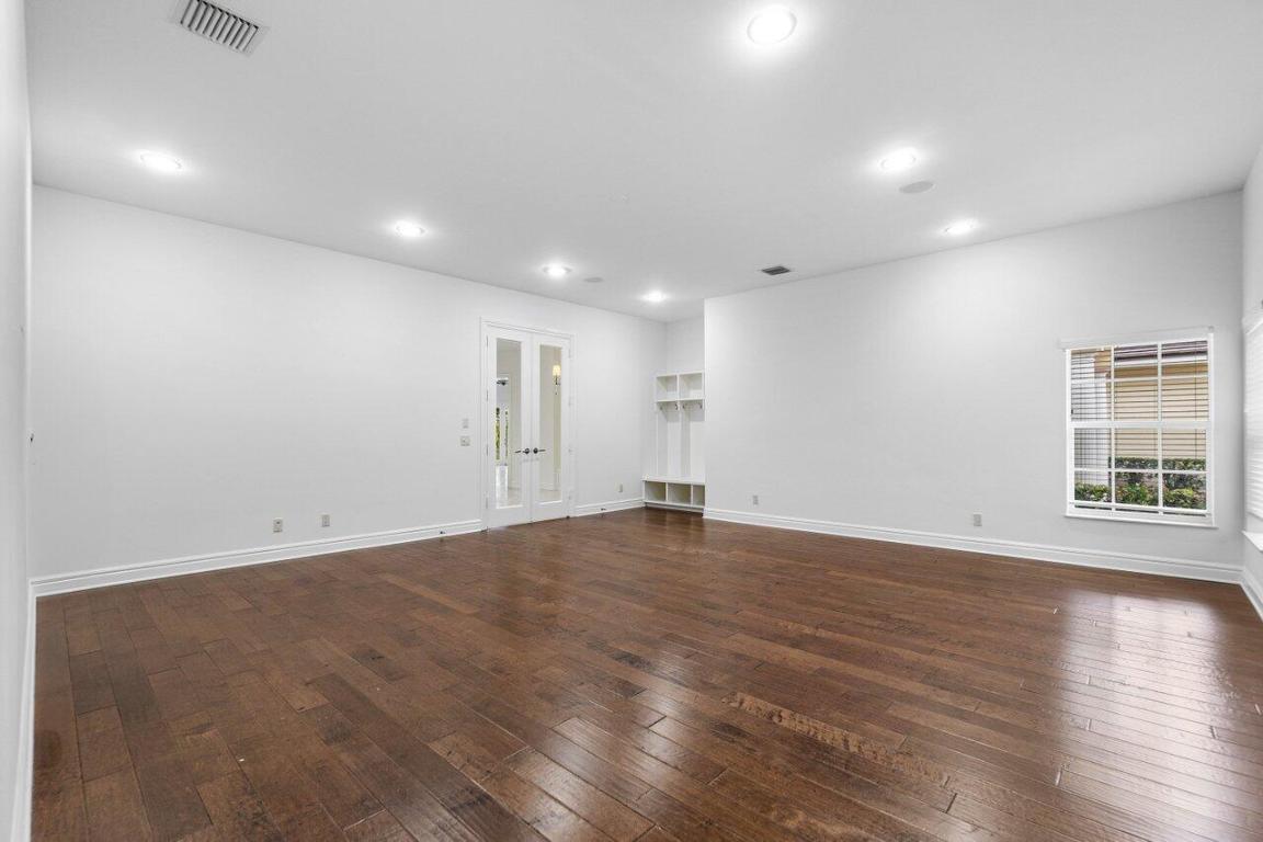 JUPITER RIVER ESTATES - Residential
