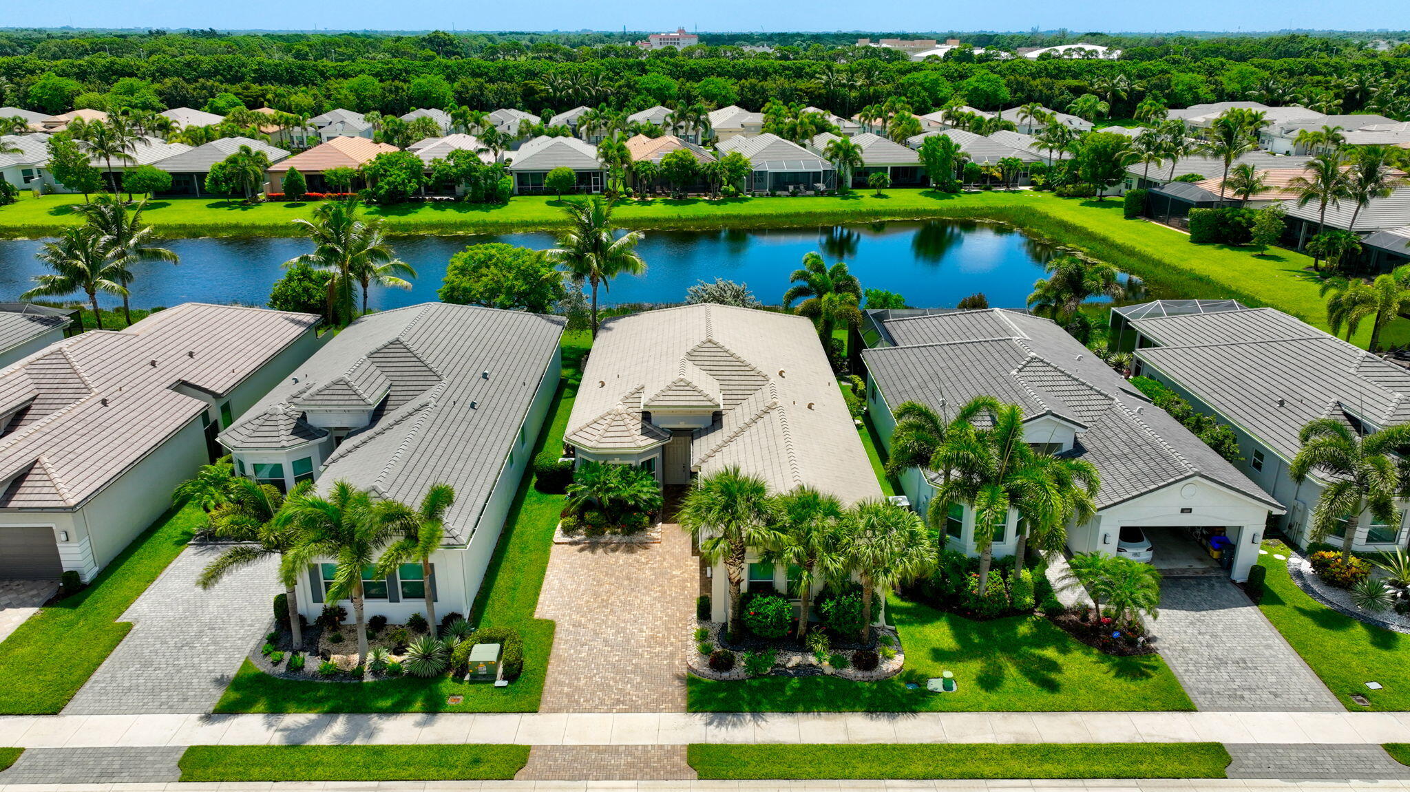 VALENCIA COVE AGR PUD SOUTH PL - Residential