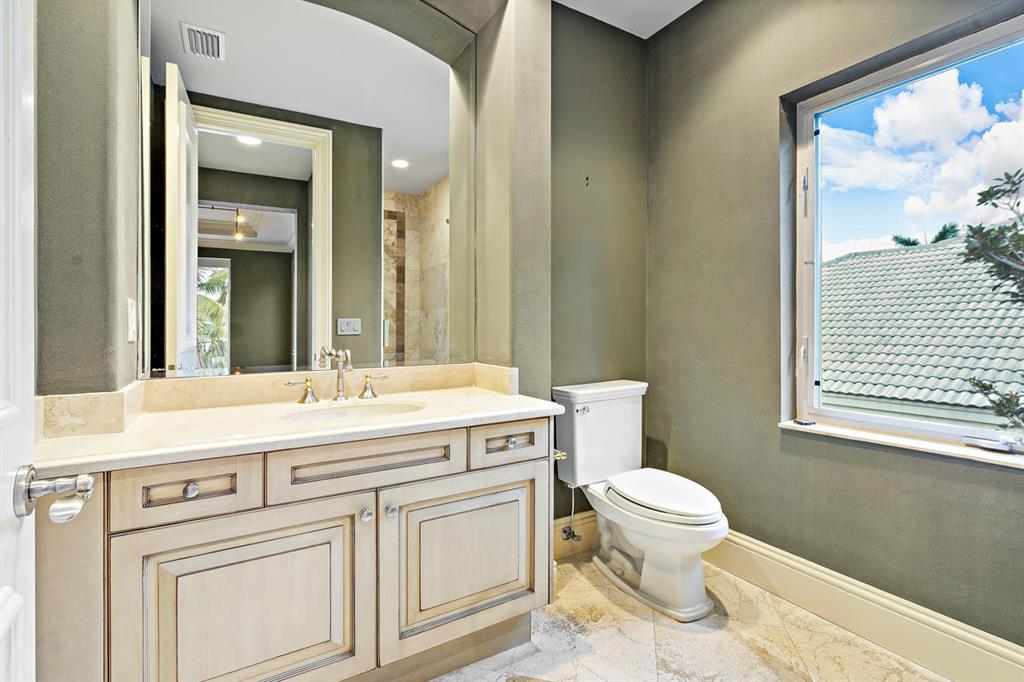 ROYAL PALM YACHT & COUNTRY CLUB - Residential