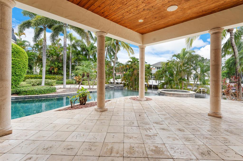ROYAL PALM YACHT & COUNTRY CLUB - Residential