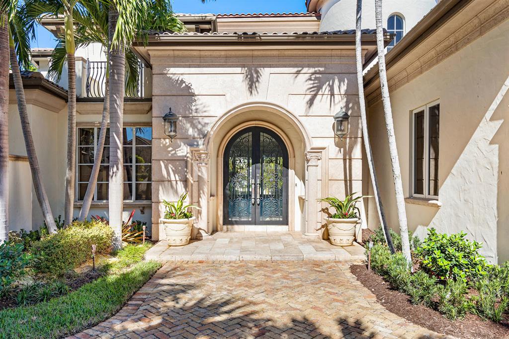 ROYAL PALM YACHT & COUNTRY CLUB - Residential