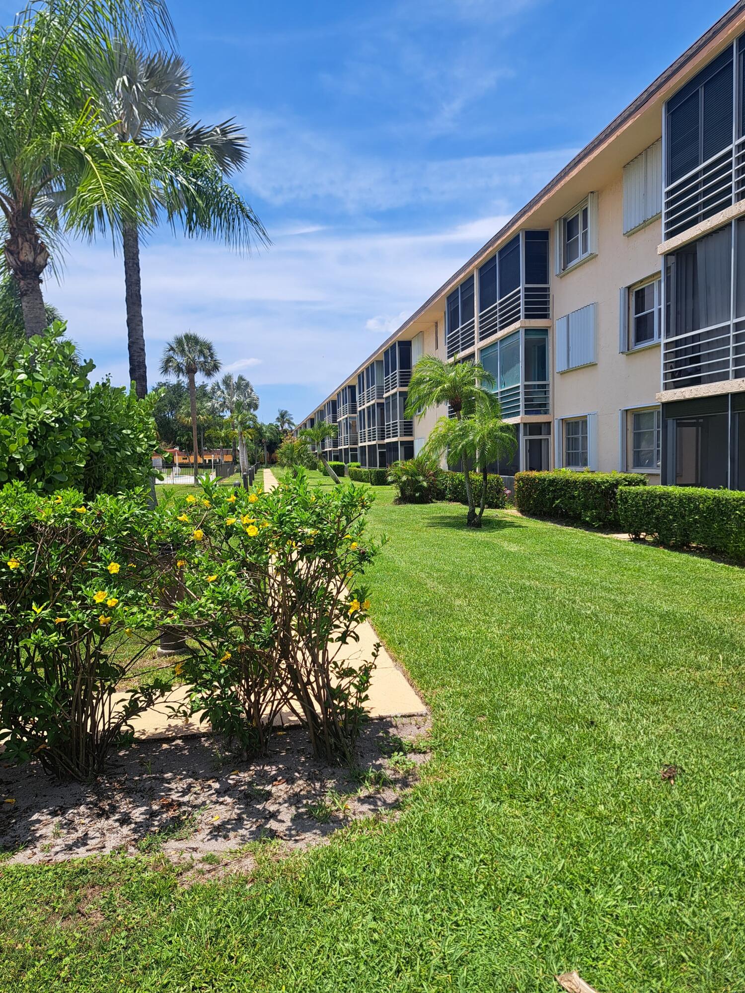 LIGHTHOUSE POINT PLAZA CONDO - Residential Lease