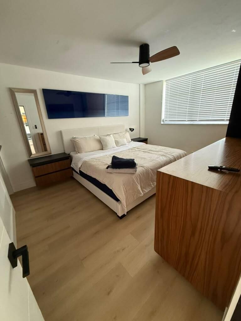 LIGHTHOUSE POINT PLAZA CONDO - Residential Lease