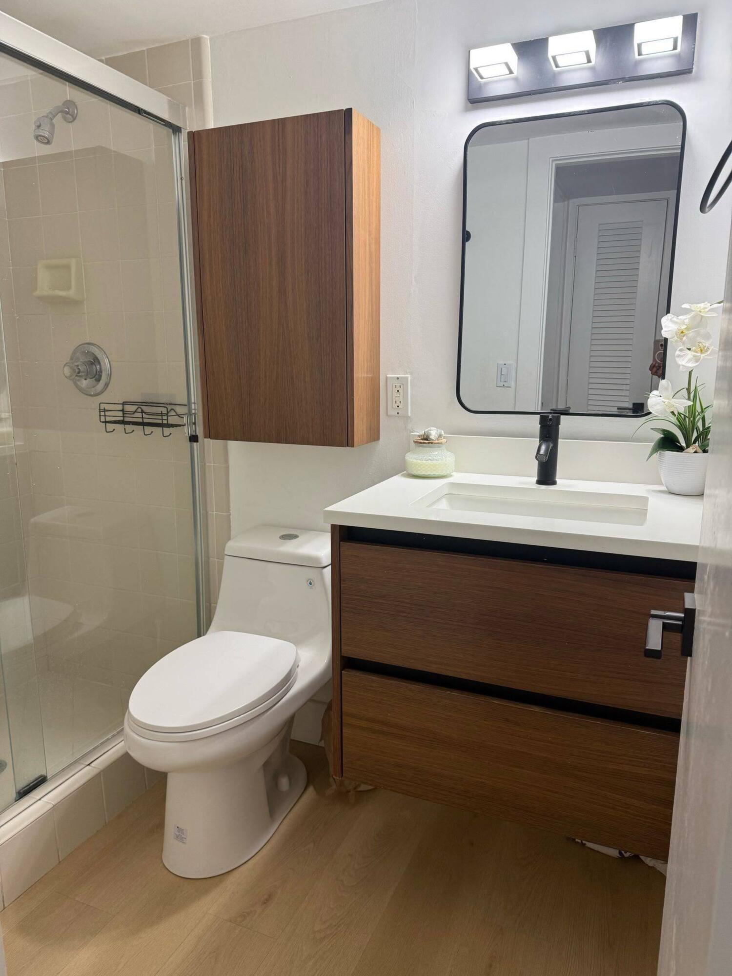 LIGHTHOUSE POINT PLAZA CONDO - Residential Lease