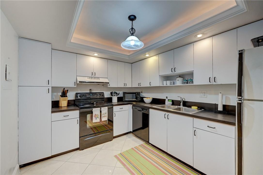 Silver Thatch - Residential