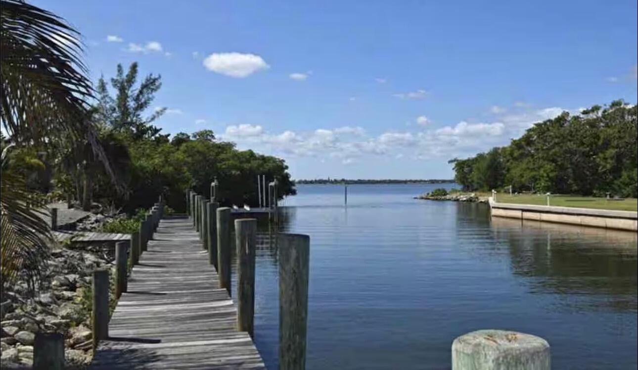BEACH CLUB COLONY SECTION 1 - Residential