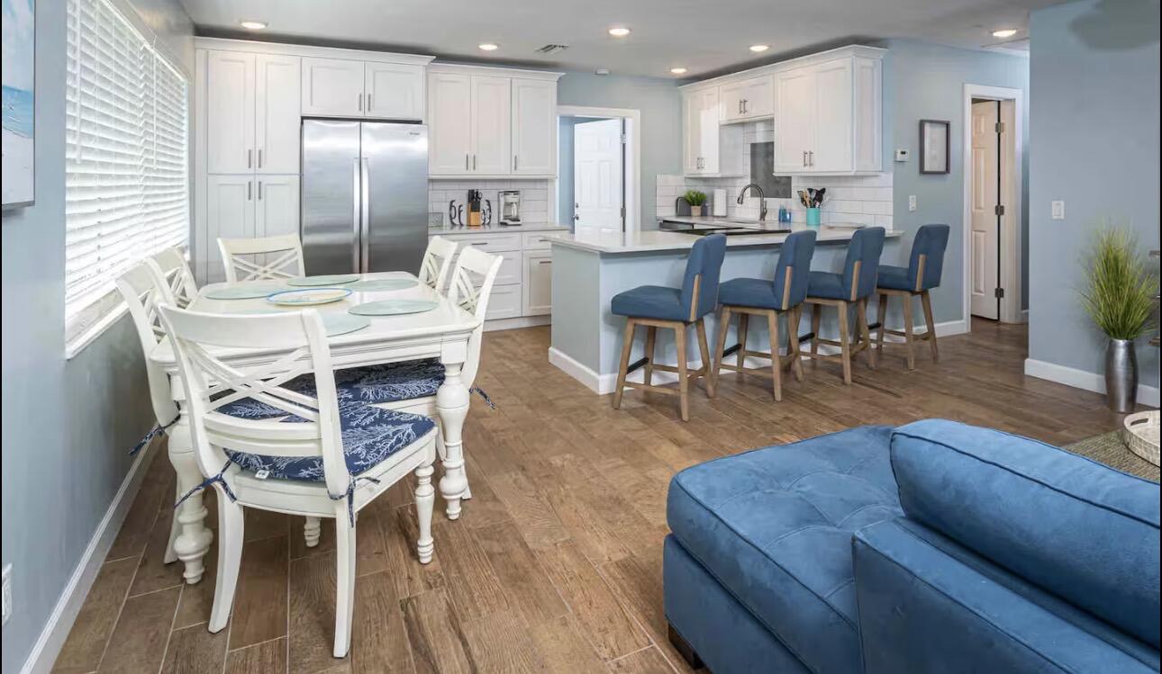 BEACH CLUB COLONY SECTION 1 - Residential