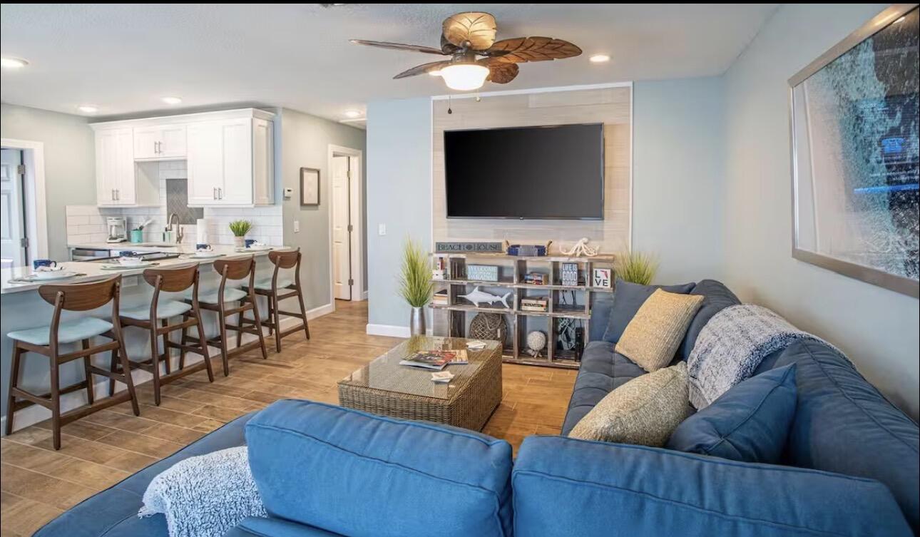 BEACH CLUB COLONY SECTION 1 - Residential