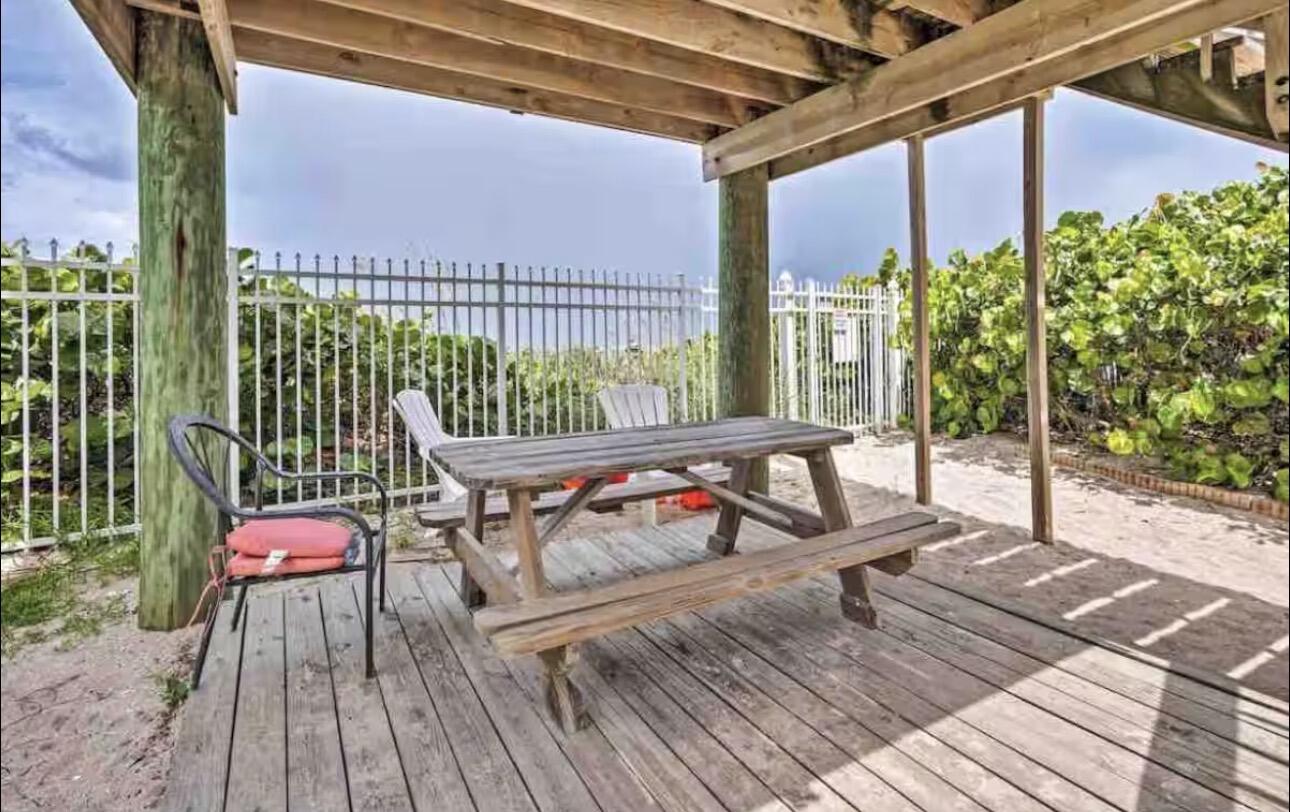 BEACH CLUB COLONY SECTION 1 - Residential