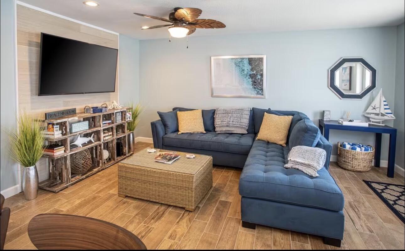BEACH CLUB COLONY SECTION 1 - Residential