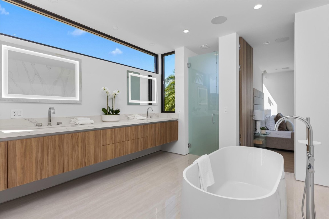 Lauderdale Harbors - Residential