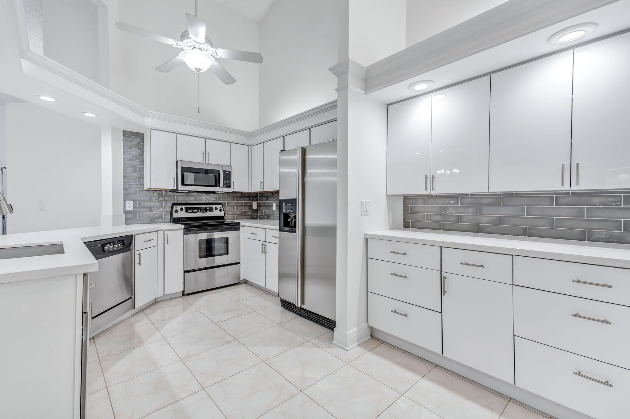 BOCA GARDENS 4 - Residential
