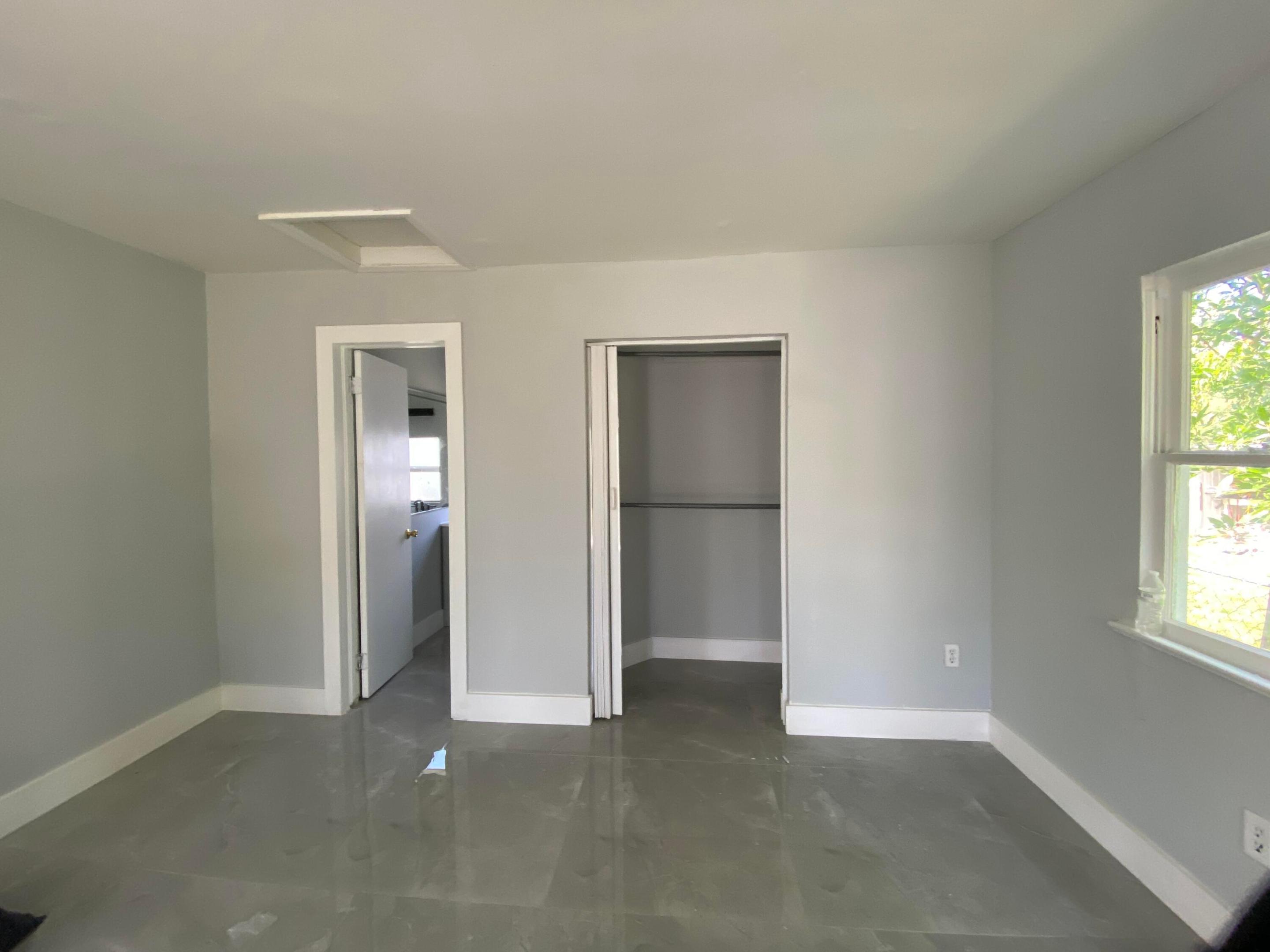 HOLLYWOOD PARK - Residential Lease