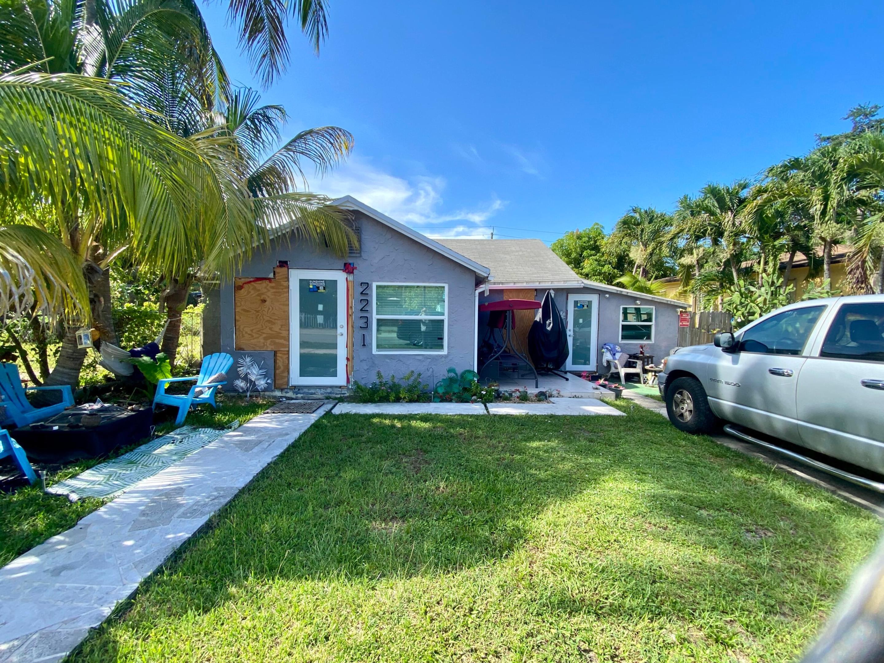 HOLLYWOOD PARK - Residential Lease