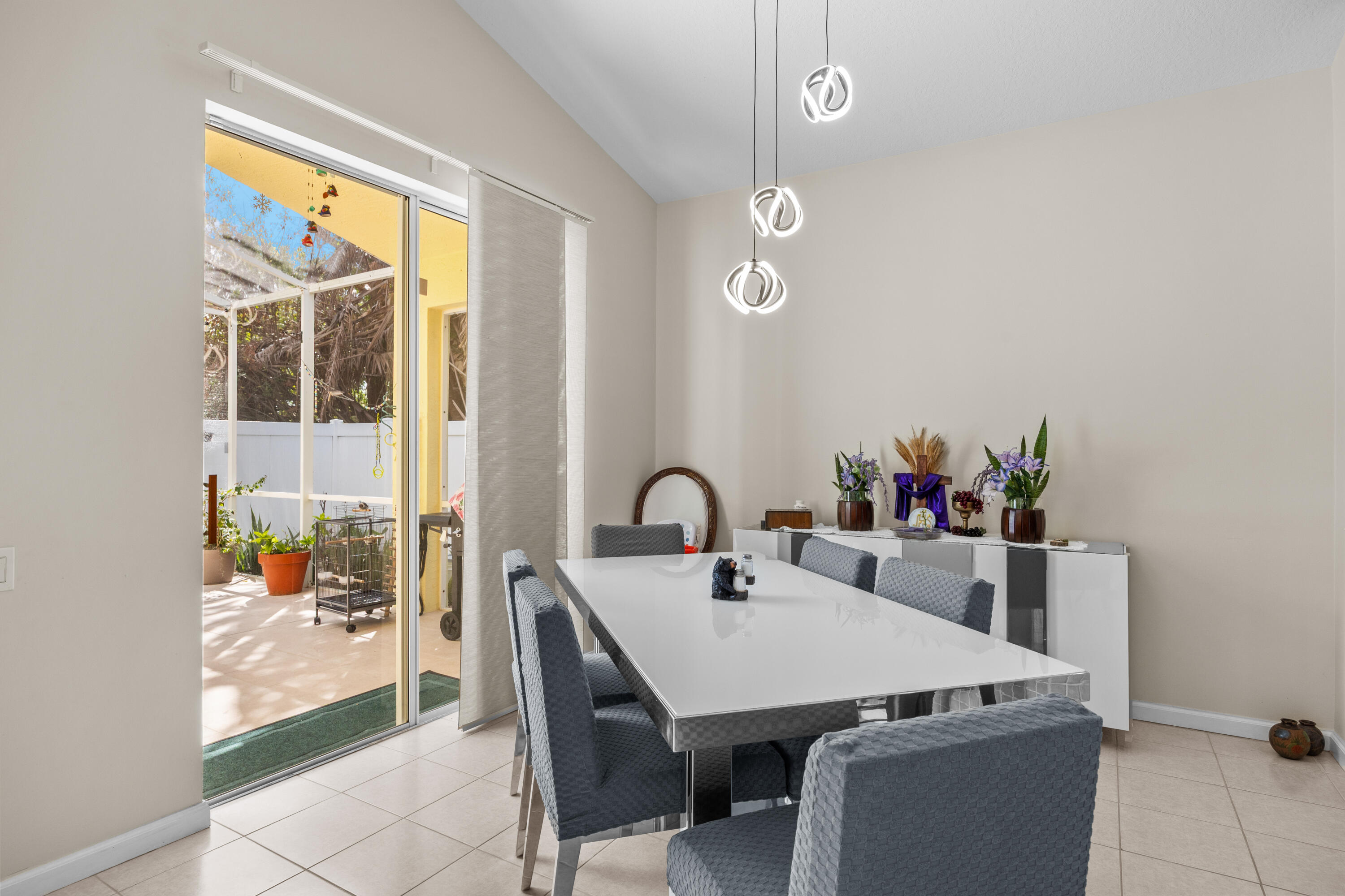 MAGNOLIA LAKES - Residential