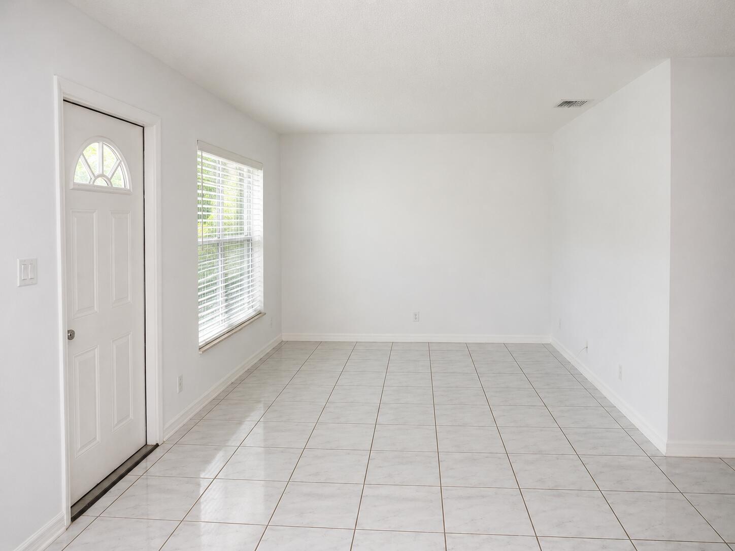 HIDDEN VALLEY SEC 1 - Residential Lease