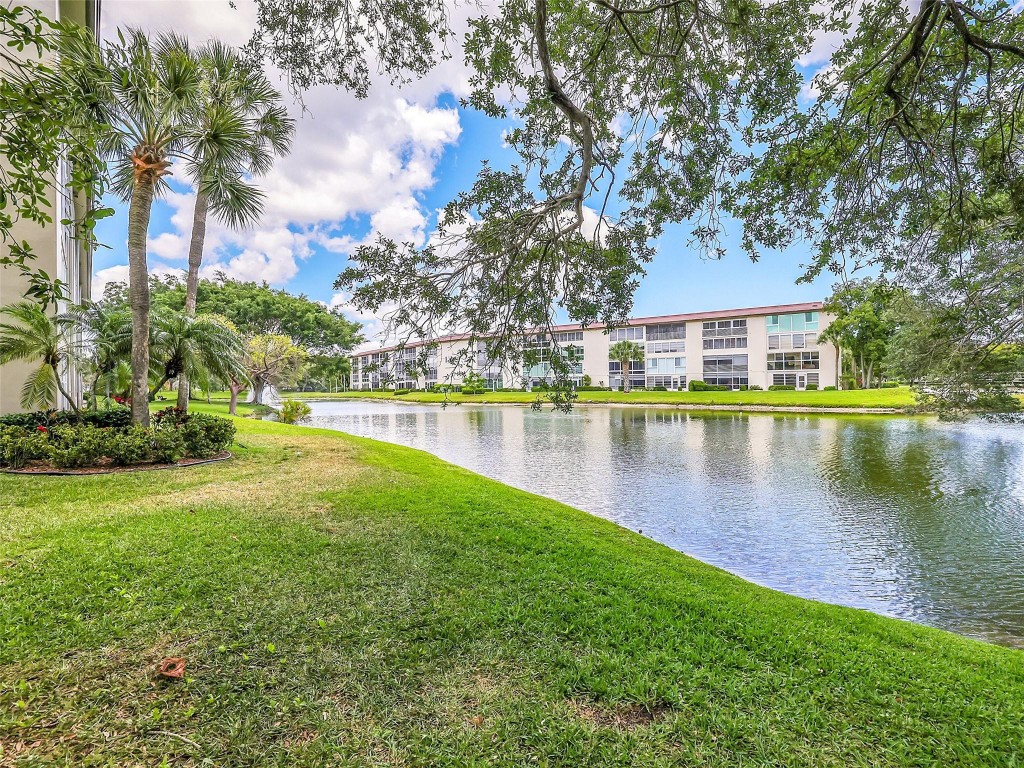 WYNMOOR VILLAGE - Residential