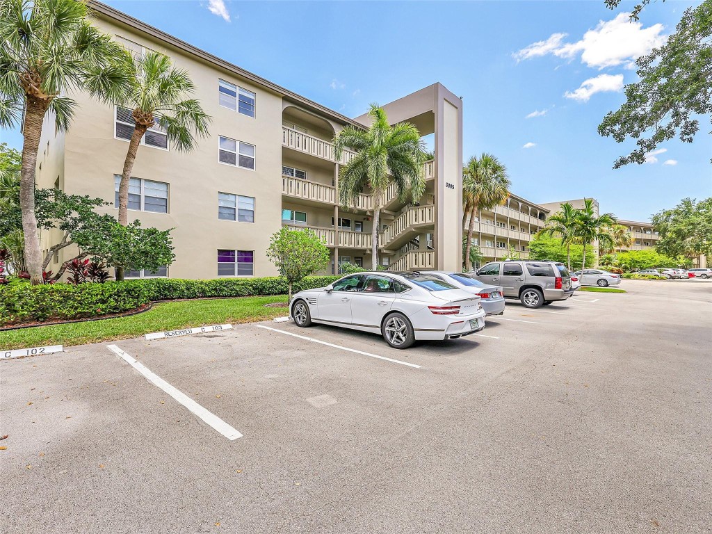 WYNMOOR VILLAGE - Residential