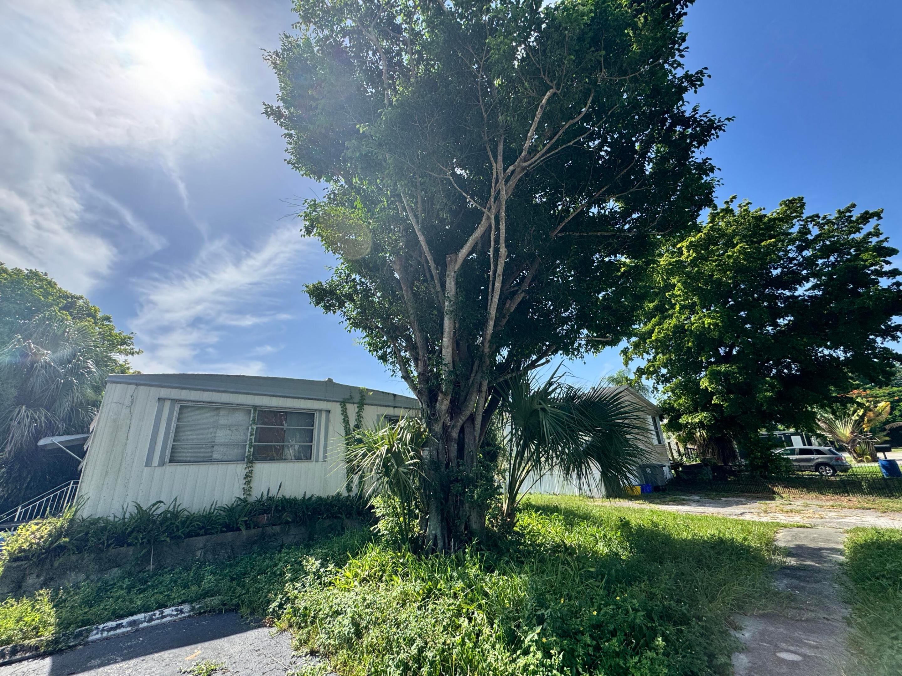 WATERGATE MOBILE HOME - Residential