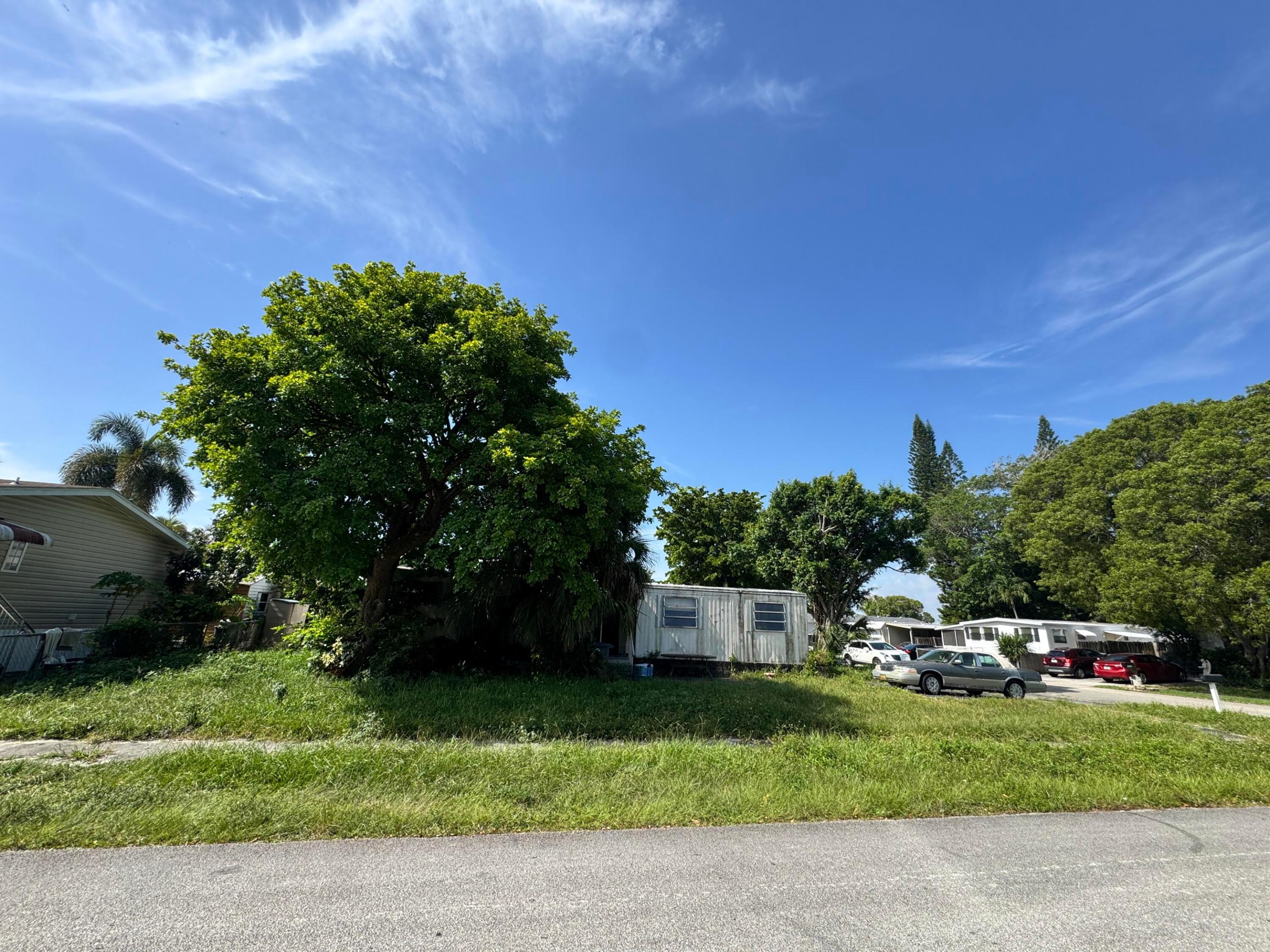 WATERGATE MOBILE HOME - Residential