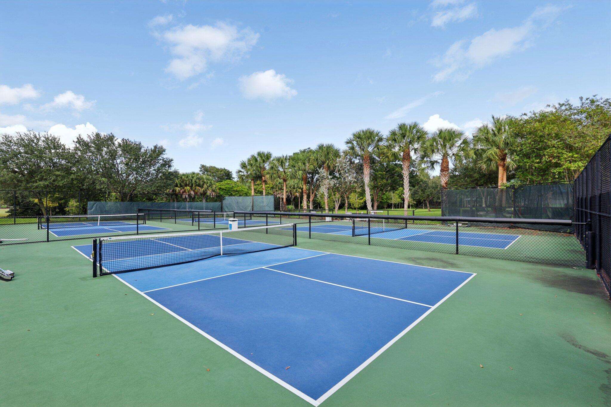 NO 16 PALM-AIRE COUNTRY CLUB - Residential
