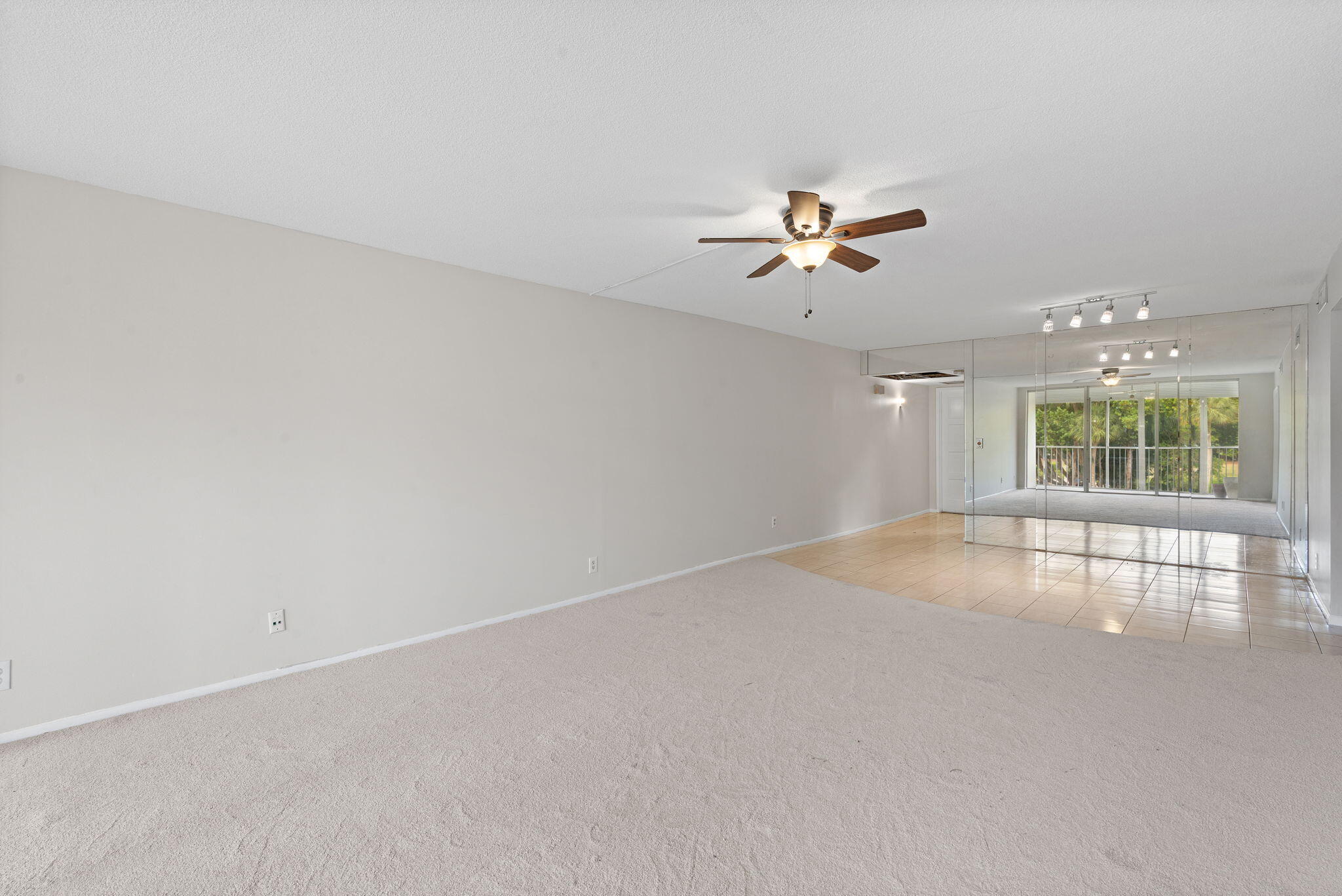 NO 16 PALM-AIRE COUNTRY CLUB - Residential
