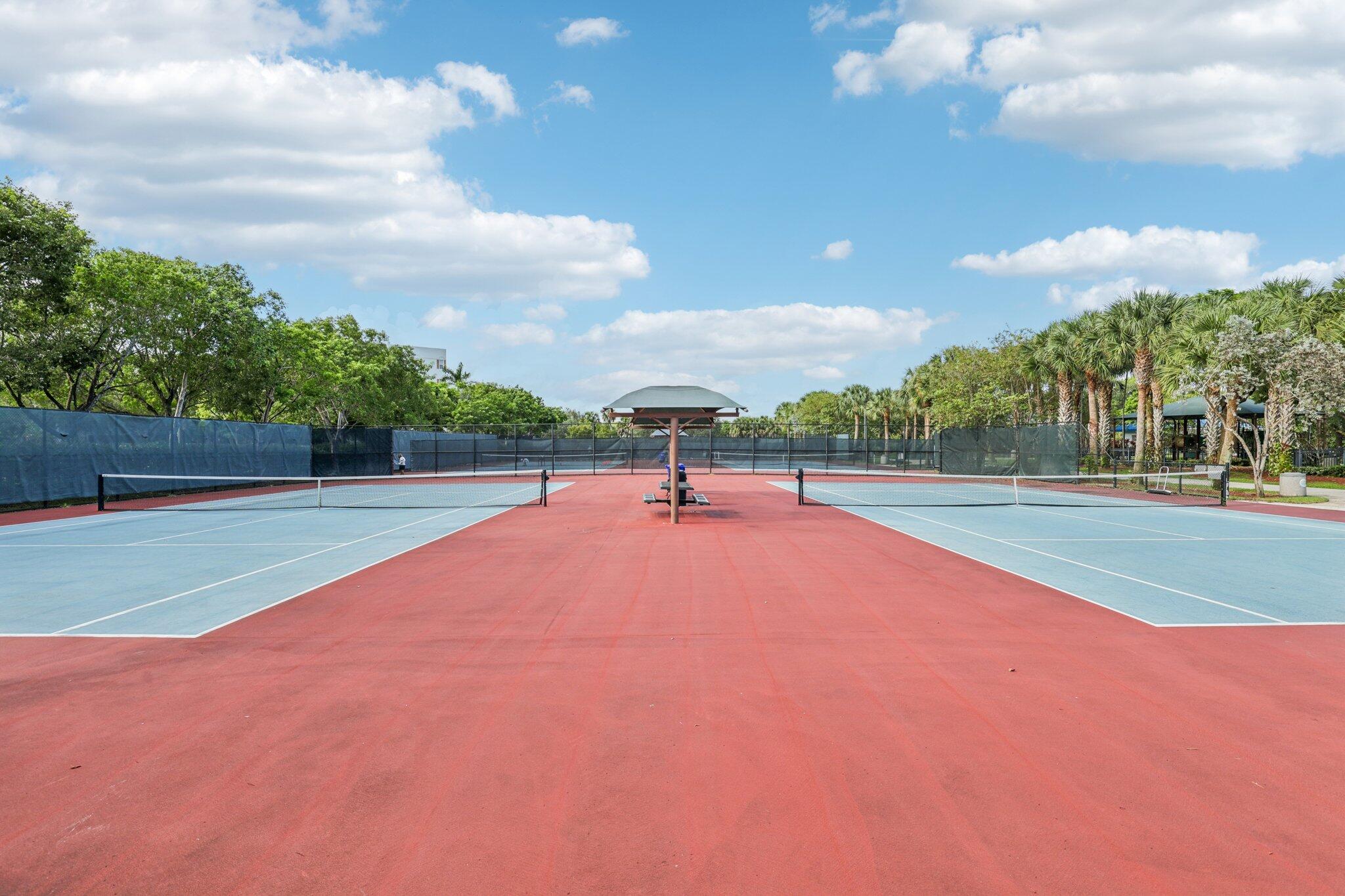 NO 16 PALM-AIRE COUNTRY CLUB - Residential
