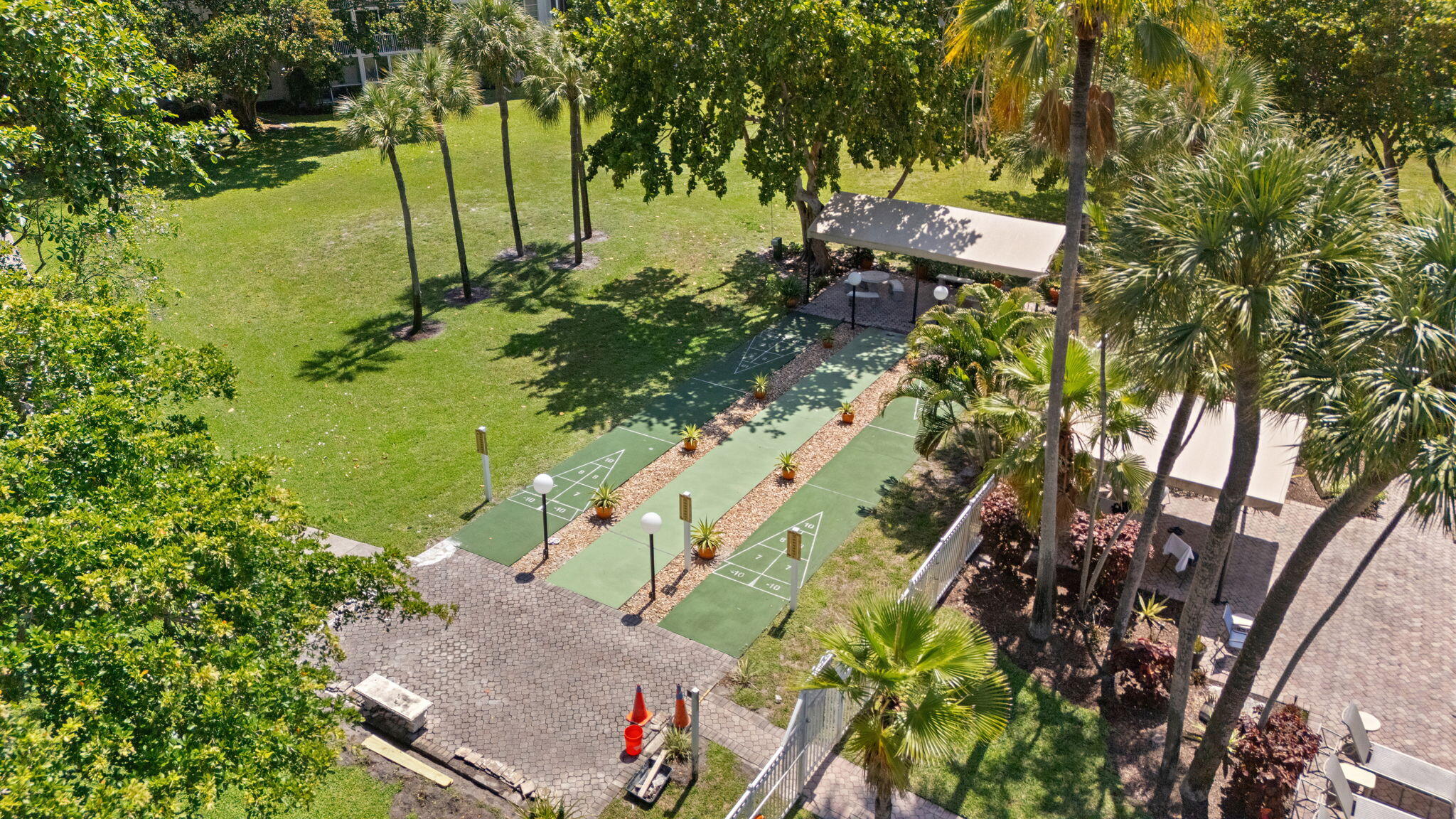NO 16 PALM-AIRE COUNTRY CLUB - Residential