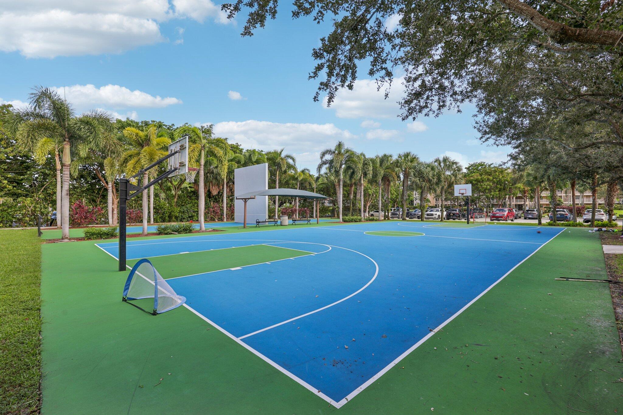 NO 16 PALM-AIRE COUNTRY CLUB - Residential