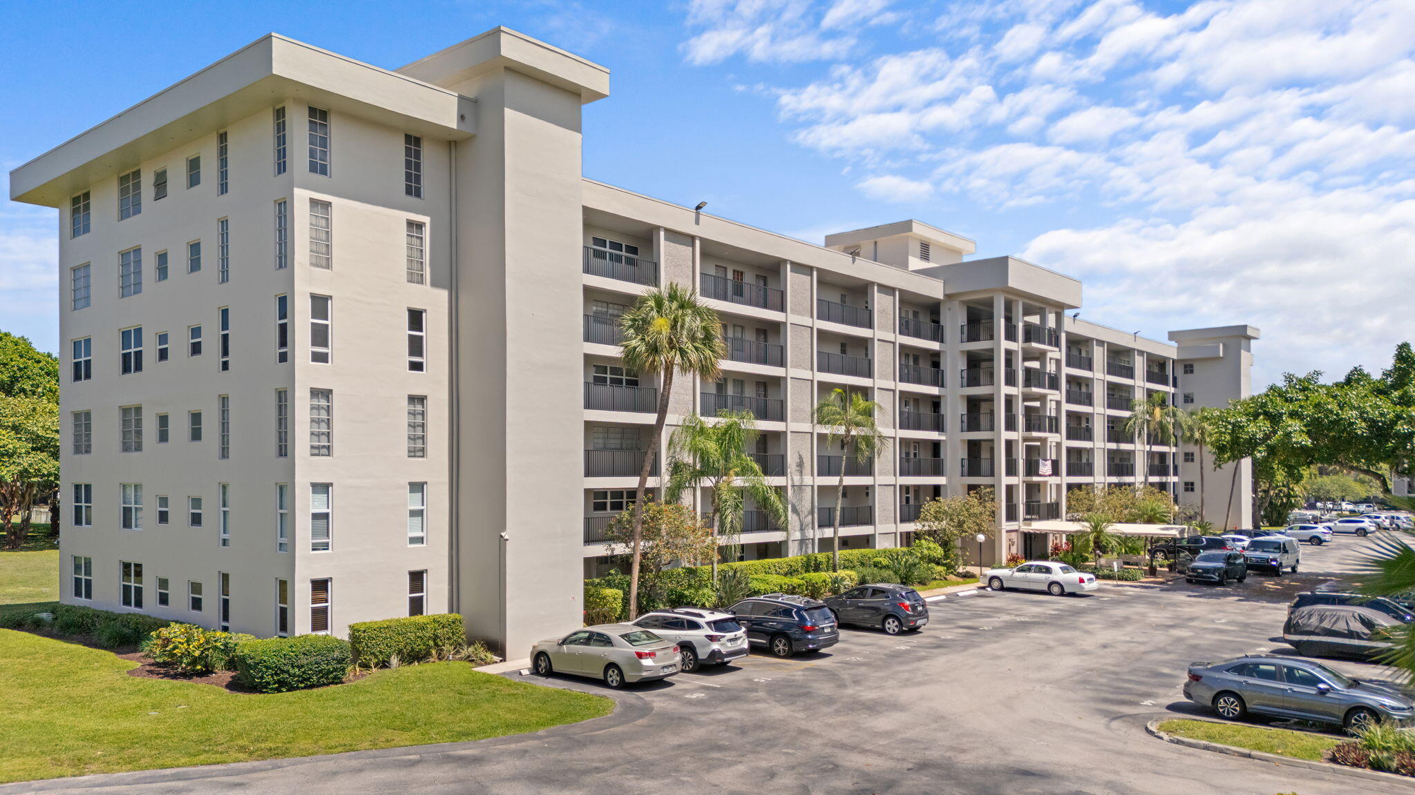 NO 16 PALM-AIRE COUNTRY CLUB - Residential
