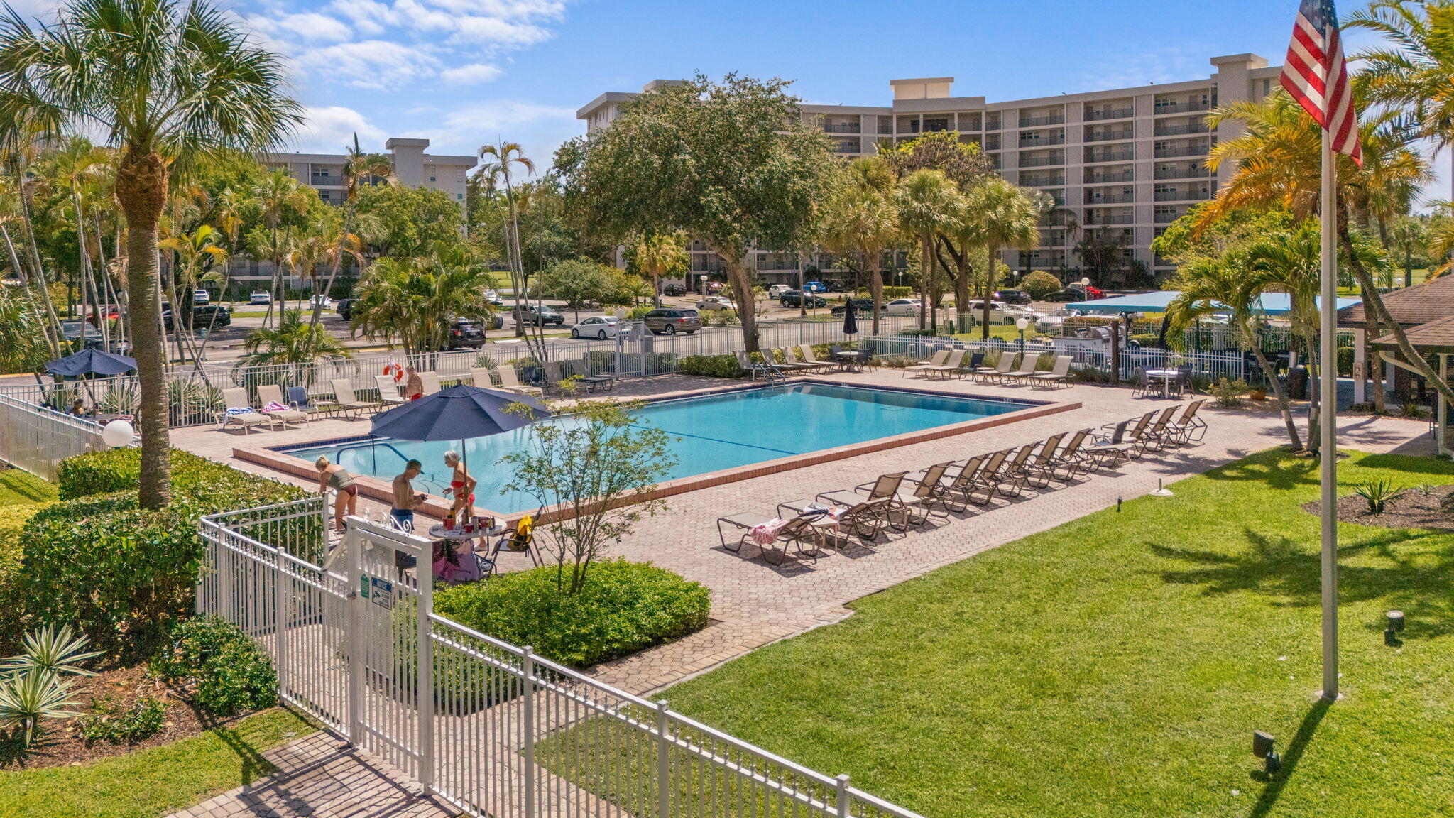 NO 16 PALM-AIRE COUNTRY CLUB - Residential
