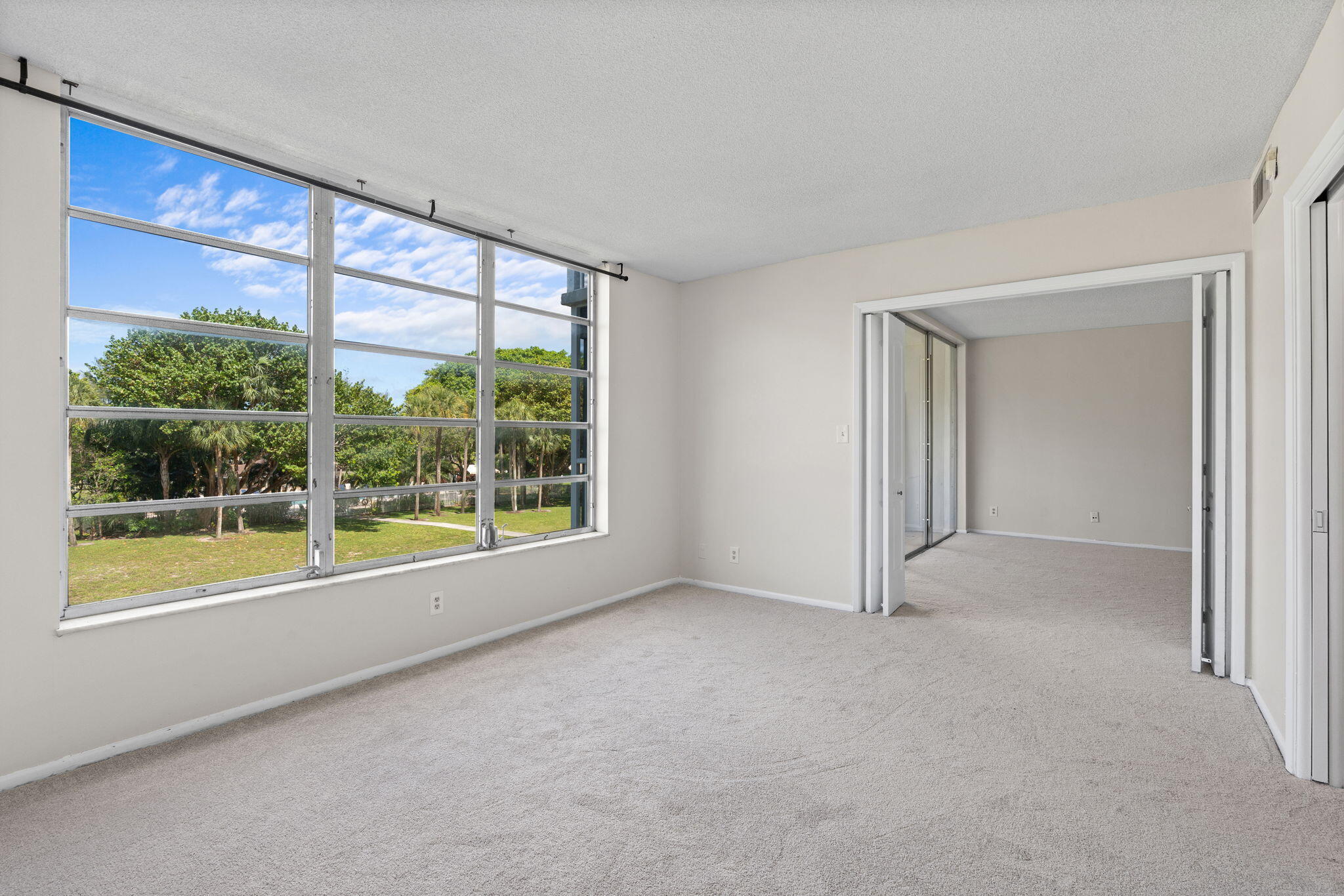 NO 16 PALM-AIRE COUNTRY CLUB - Residential