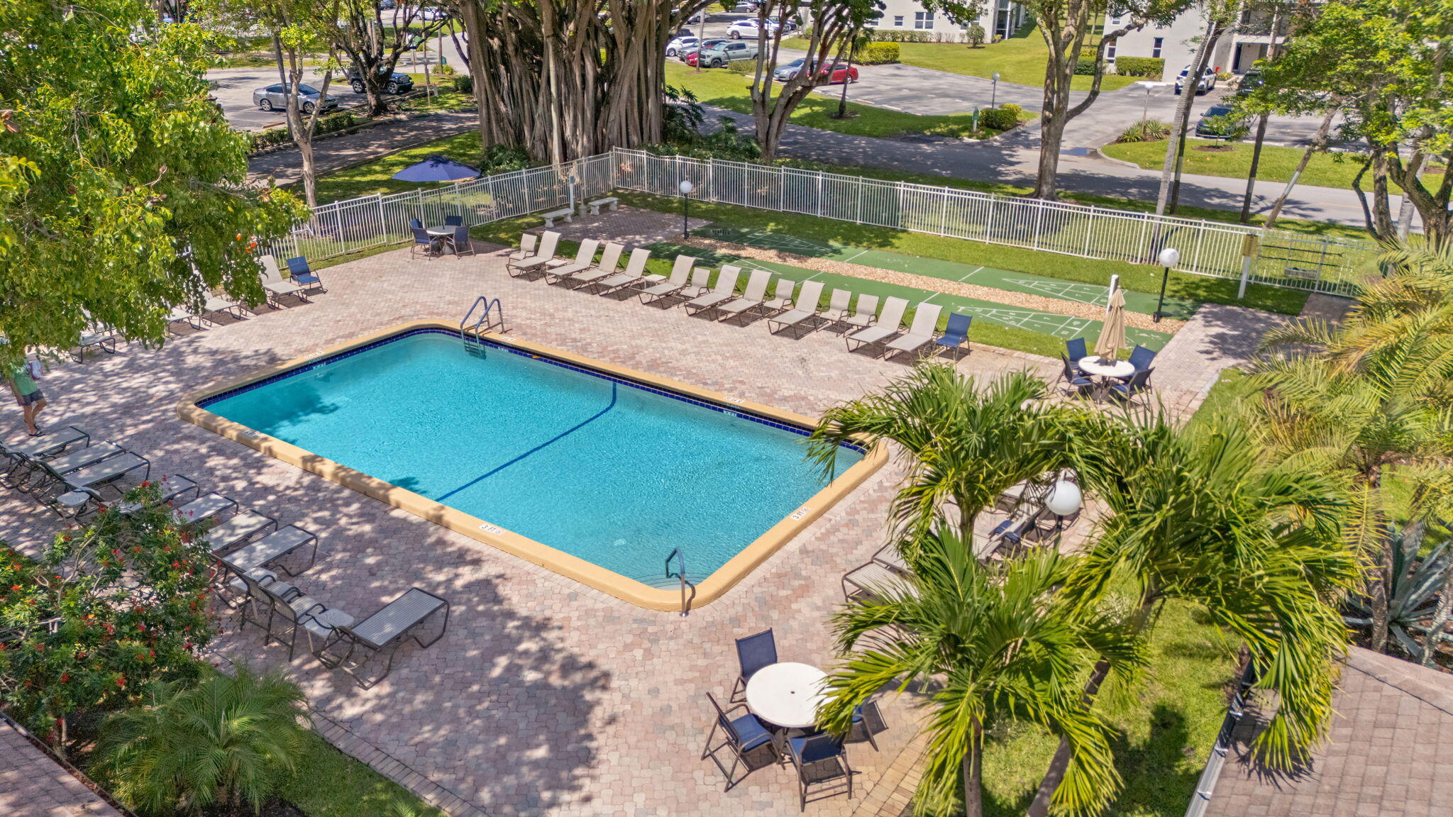 NO 16 PALM-AIRE COUNTRY CLUB - Residential