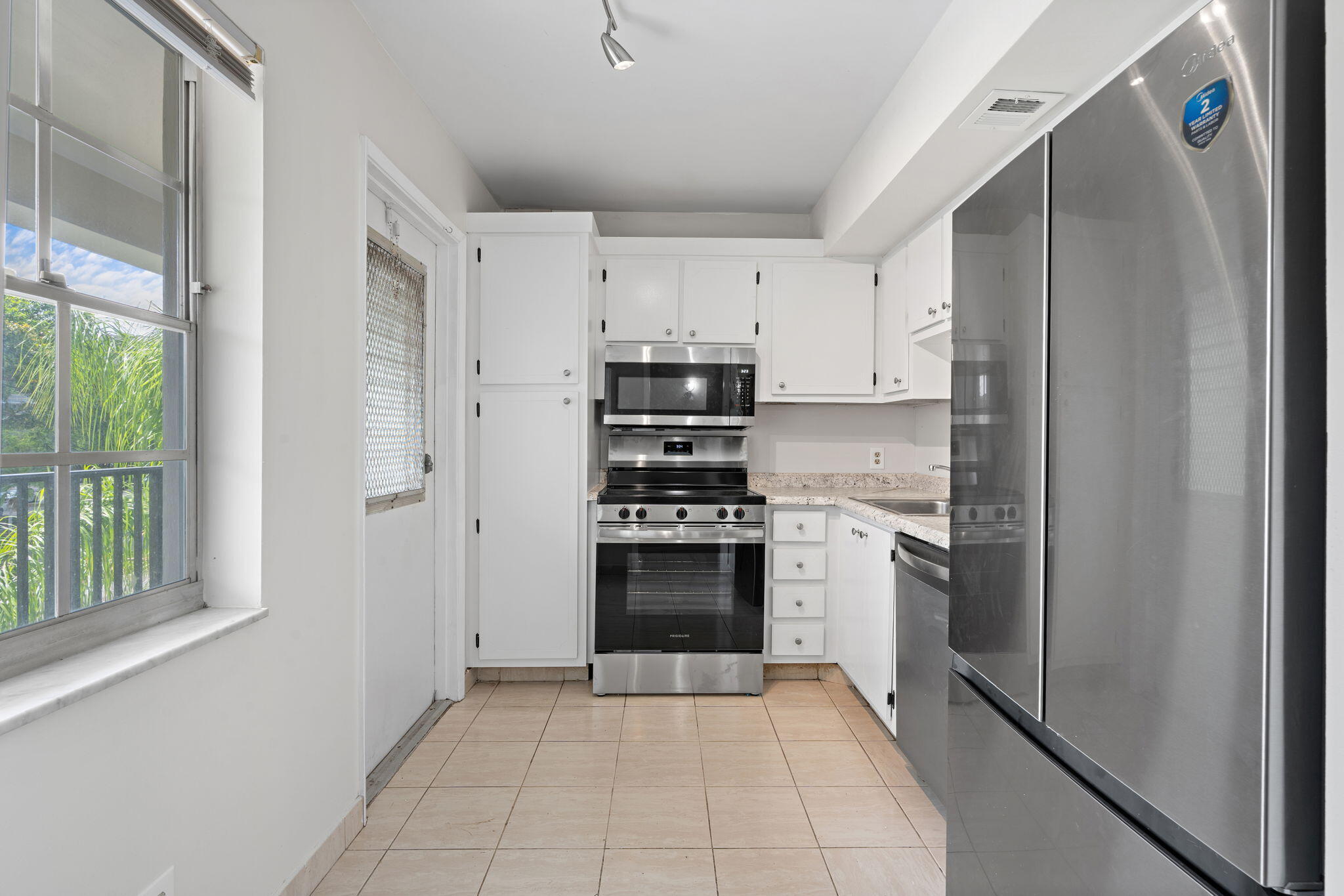 NO 16 PALM-AIRE COUNTRY CLUB - Residential
