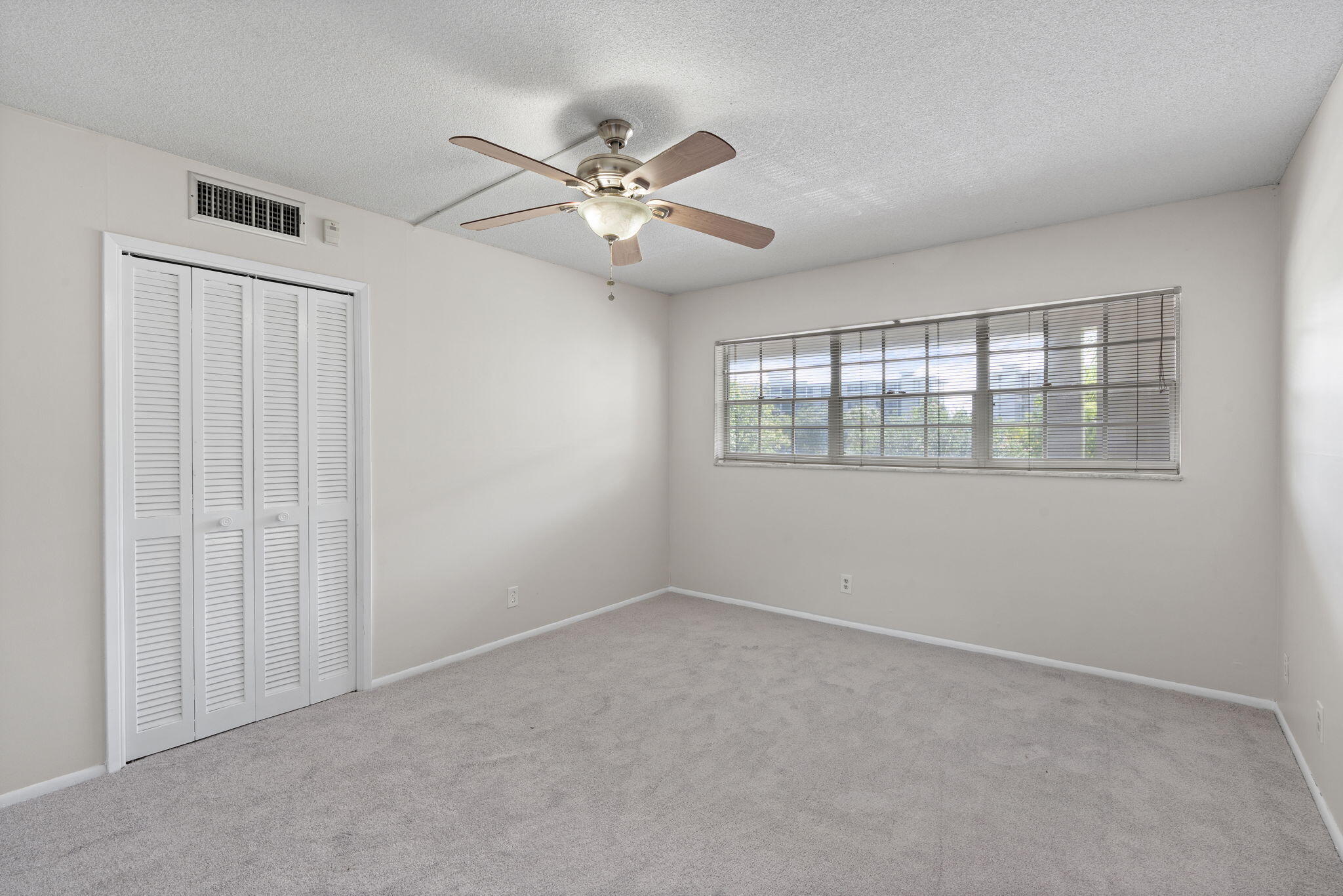 NO 16 PALM-AIRE COUNTRY CLUB - Residential