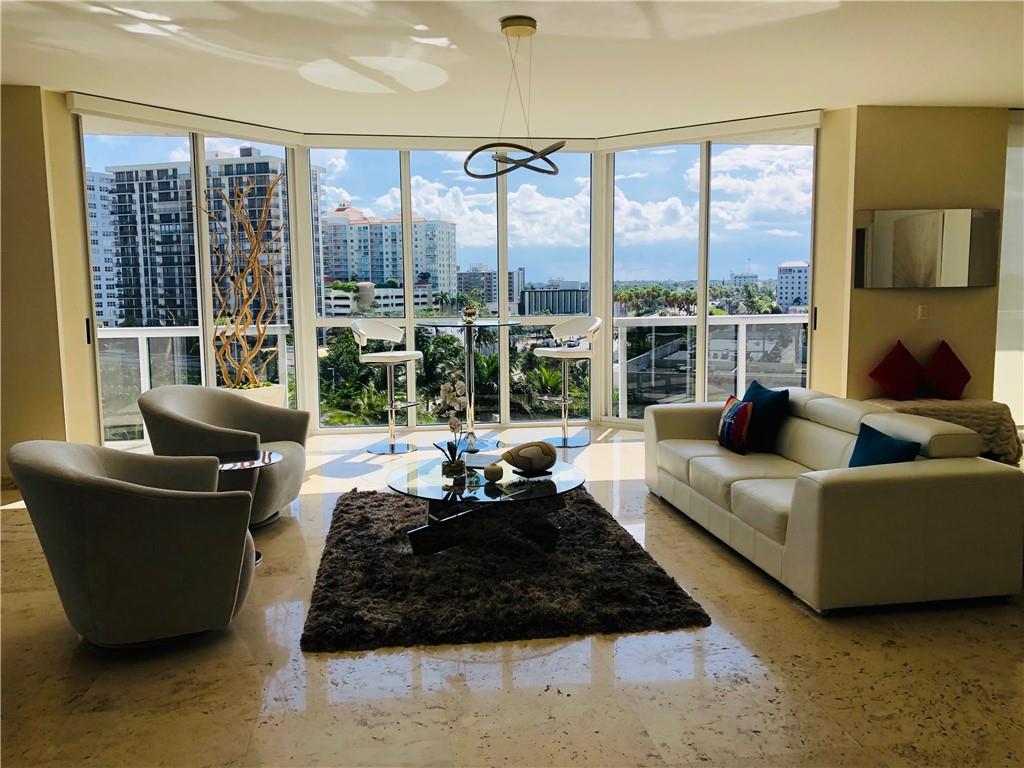 AMAZING SPACIOUS APARTMENT WITH PRIVATE ELEVATOR, MARBLE FLOORS. DOUBLE CORNER IN SUNNY SOUTH WITH PANORAMIC VIEWS OF OCEAN AND CITY. EASLY CONVERTIBLE INTO A 3/3.VALET, CONCIERGE, TENNIS, CABANAS, GYM, SPA, BUSINESS CENTER, 5 STAR SERVICE BDLG.