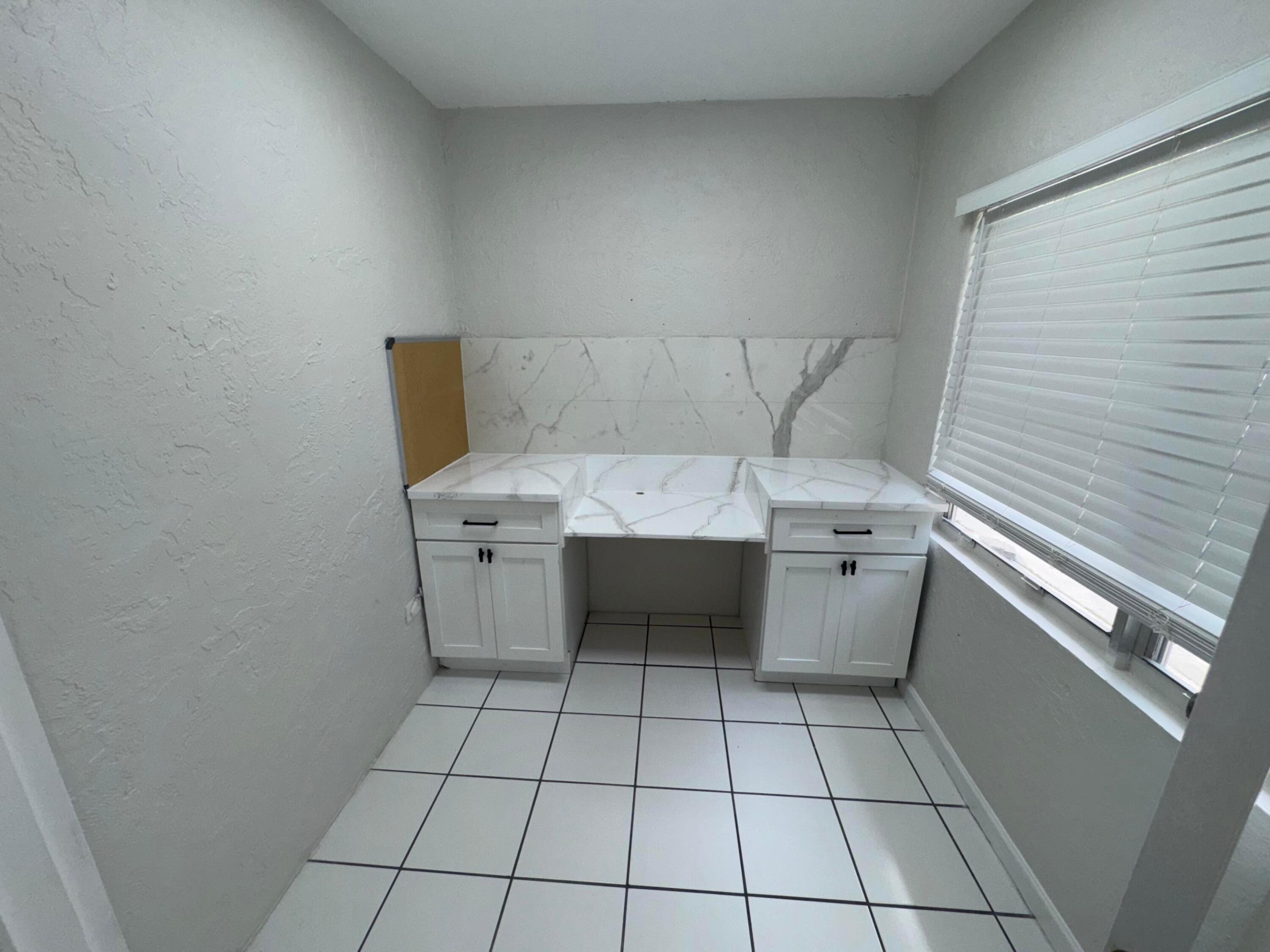 OCTOBER PARK - Residential Lease